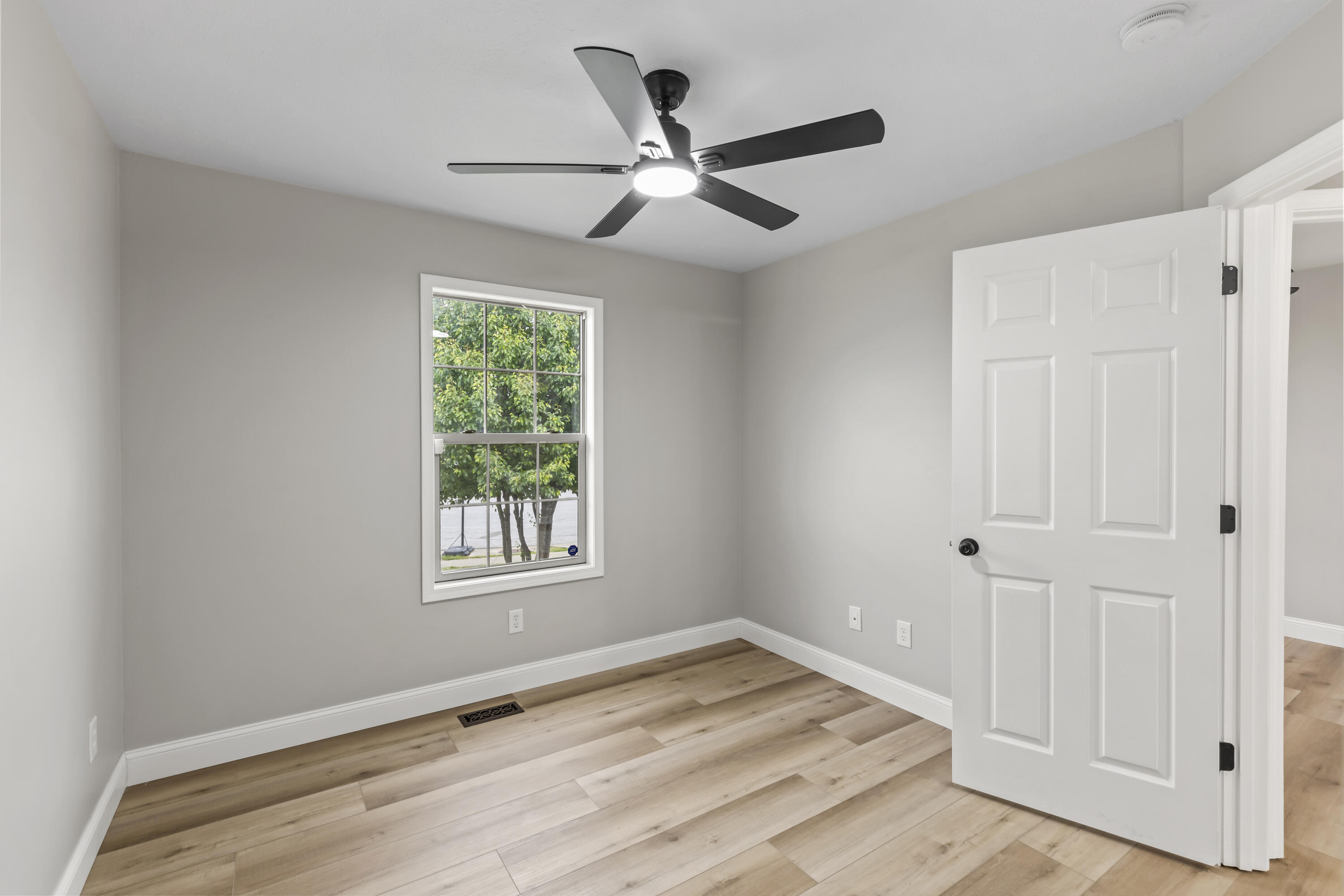 5703 South Vicksburg Battle Court Property Photo 17