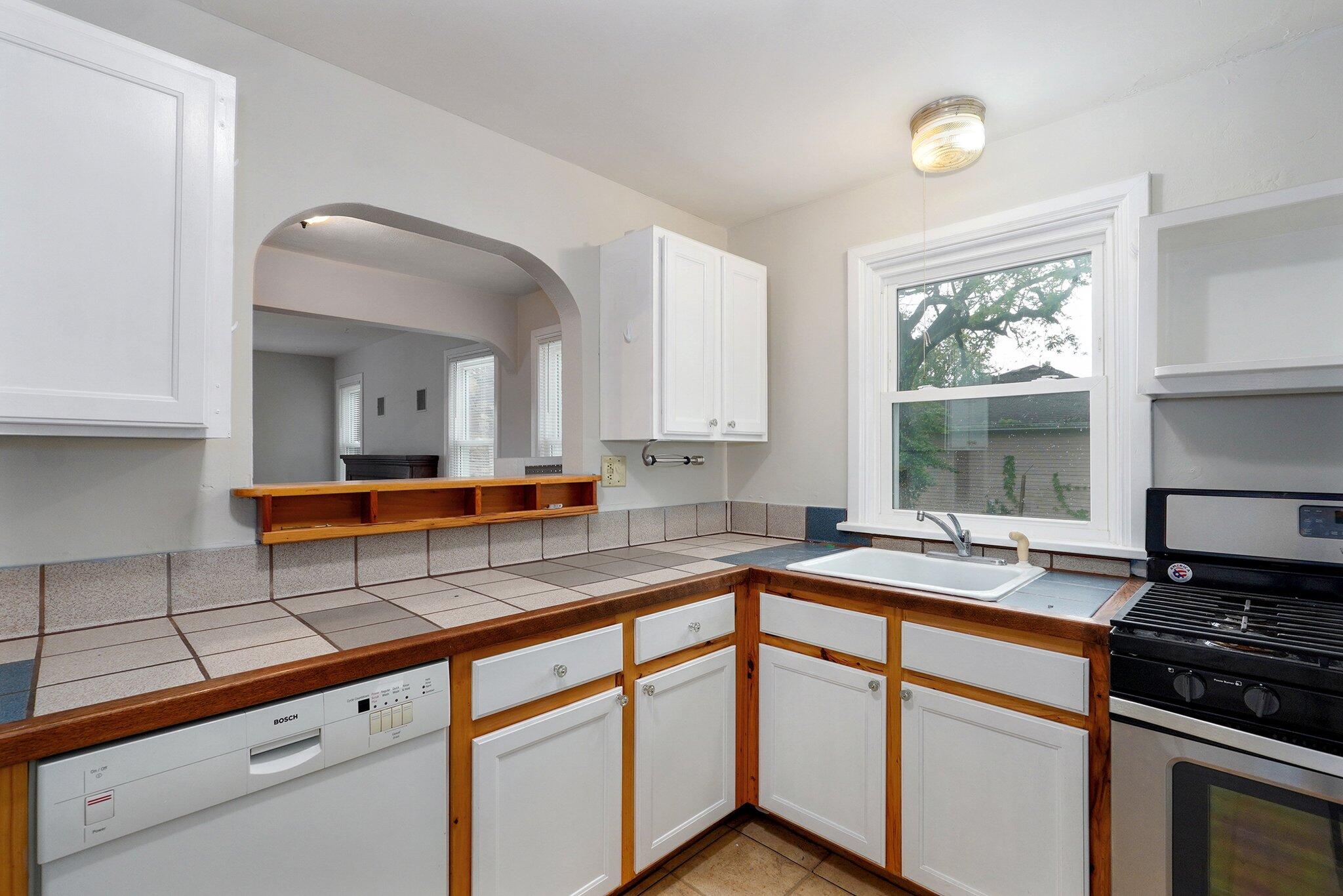 1133 North Dickerson Avenue Property Photo 11