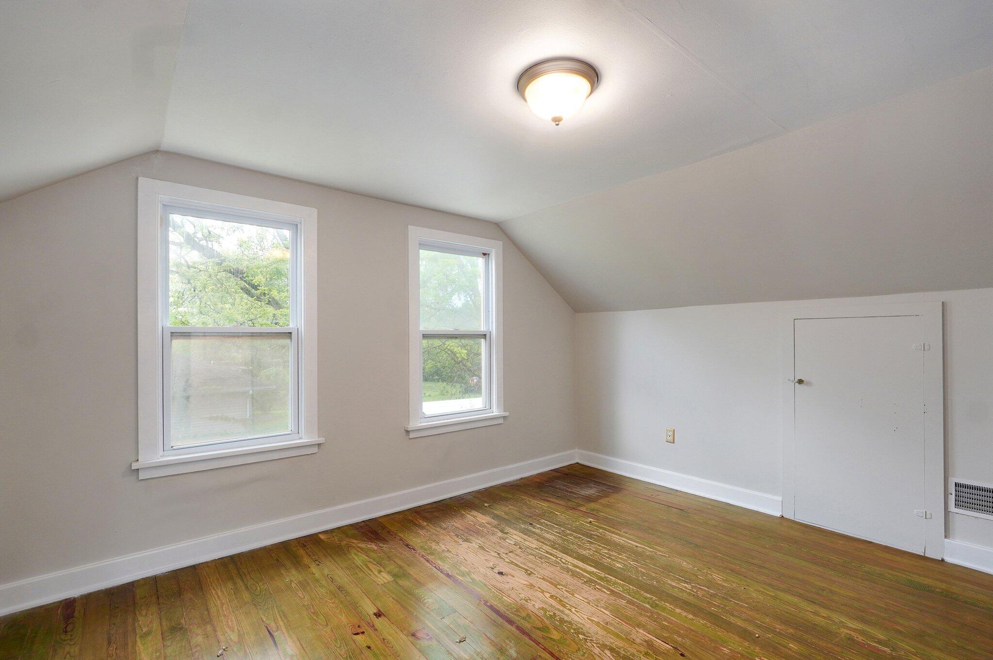 1133 North Dickerson Avenue Property Photo 23