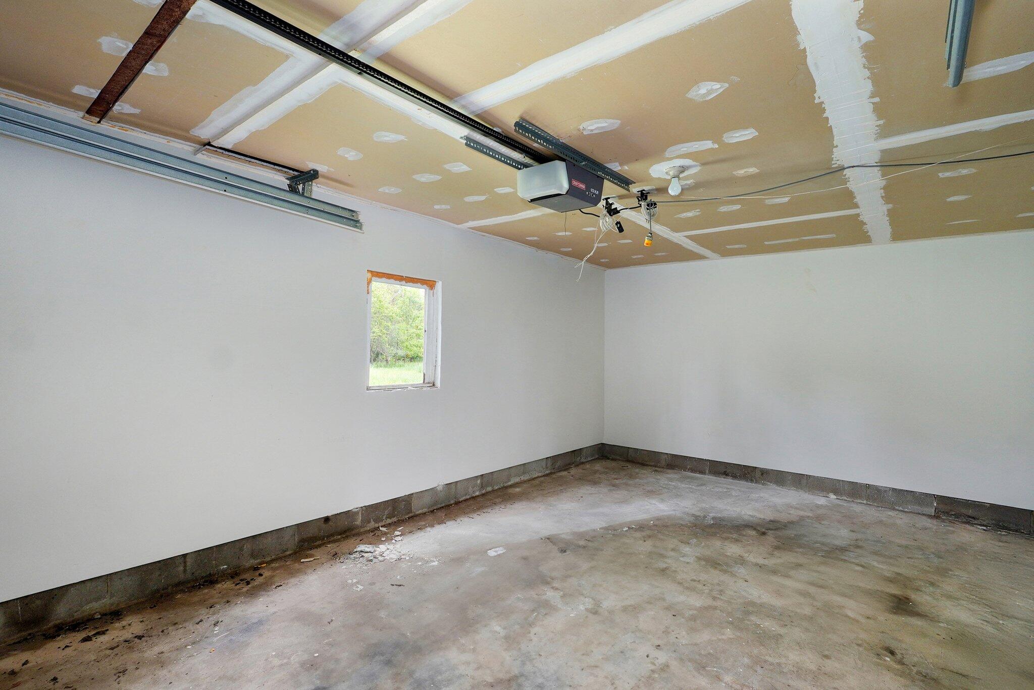 1133 North Dickerson Avenue Property Photo 26