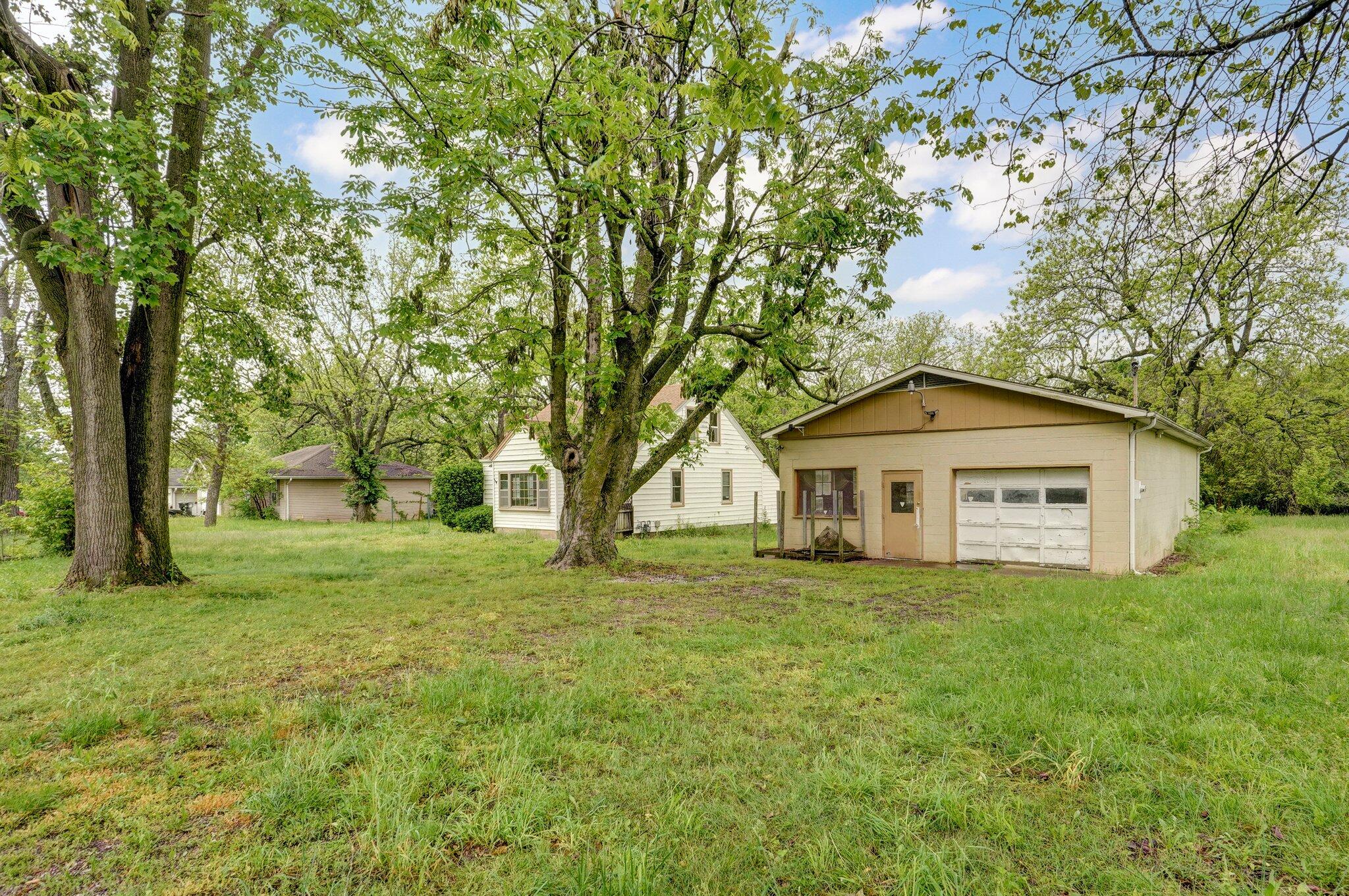 1133 North Dickerson Avenue Property Photo 32