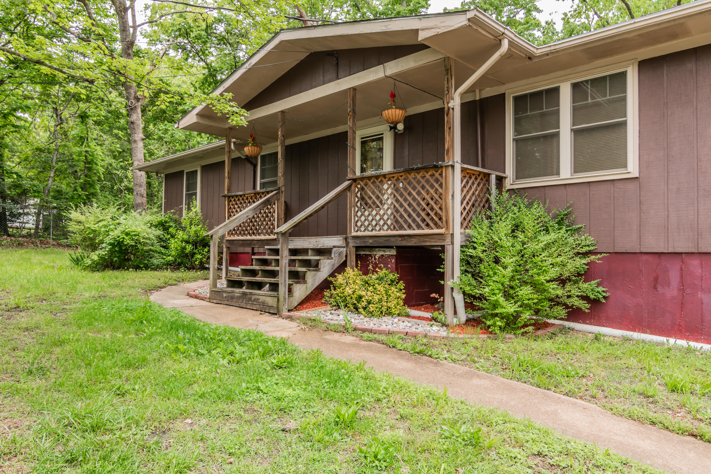713 Taneycomo Road Property Photo 2