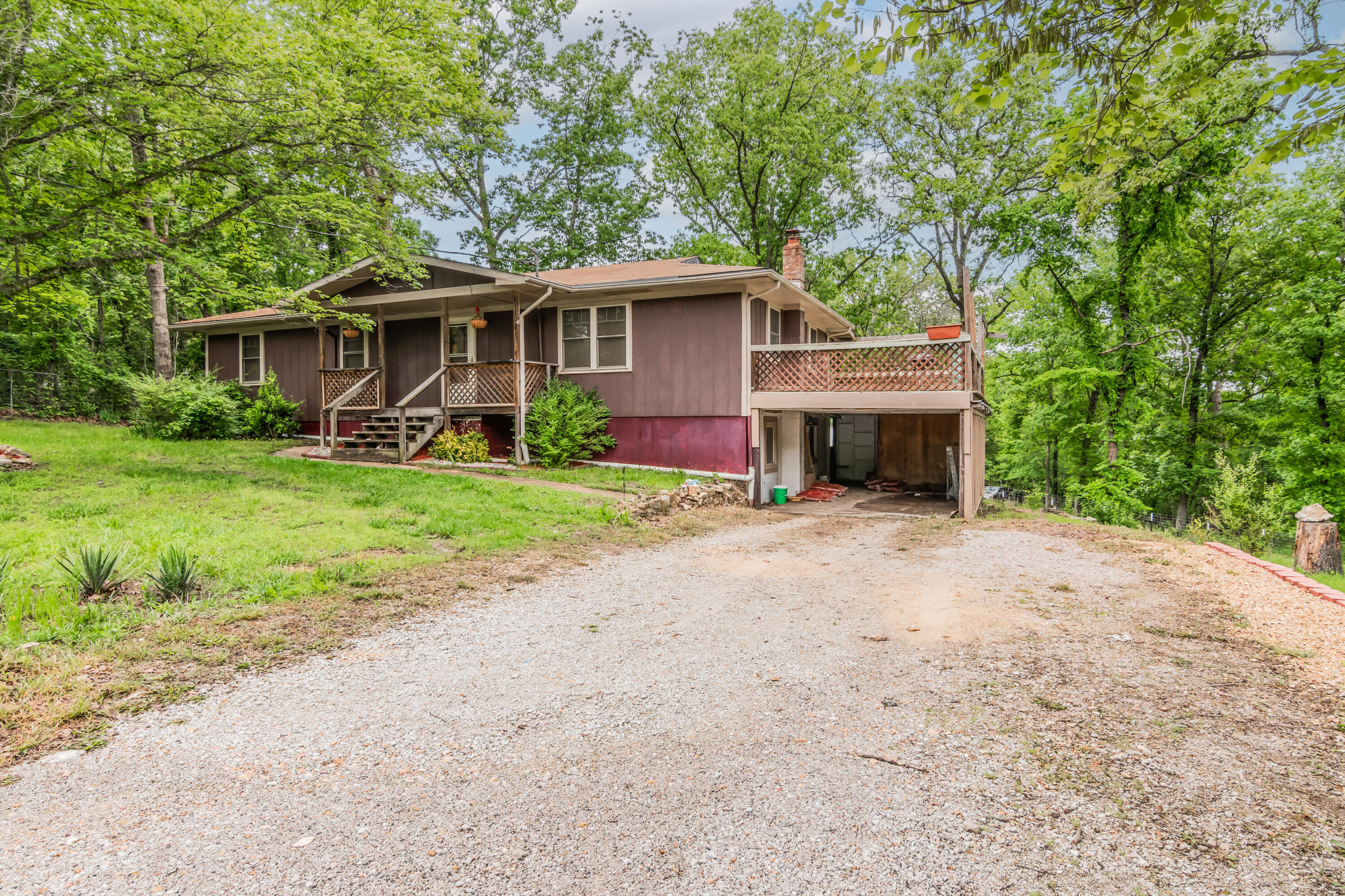 713 Taneycomo Road Property Photo 3