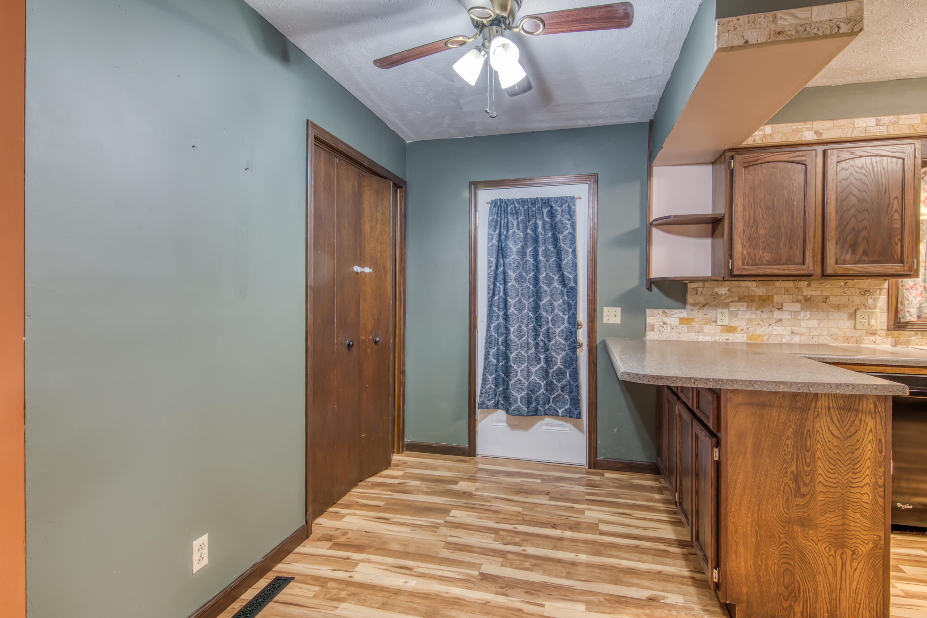 713 Taneycomo Road Property Photo 13