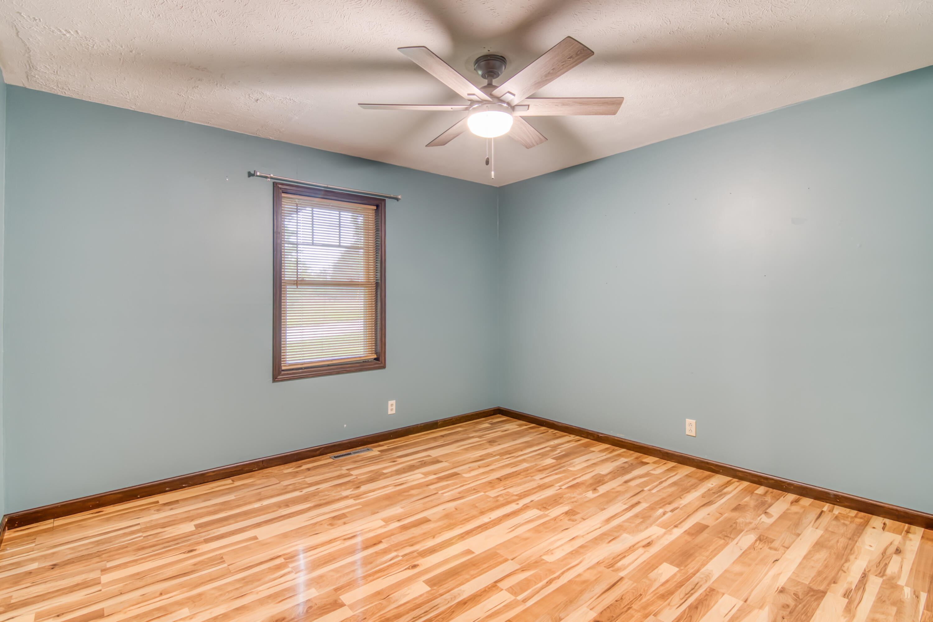 713 Taneycomo Road Property Photo 15