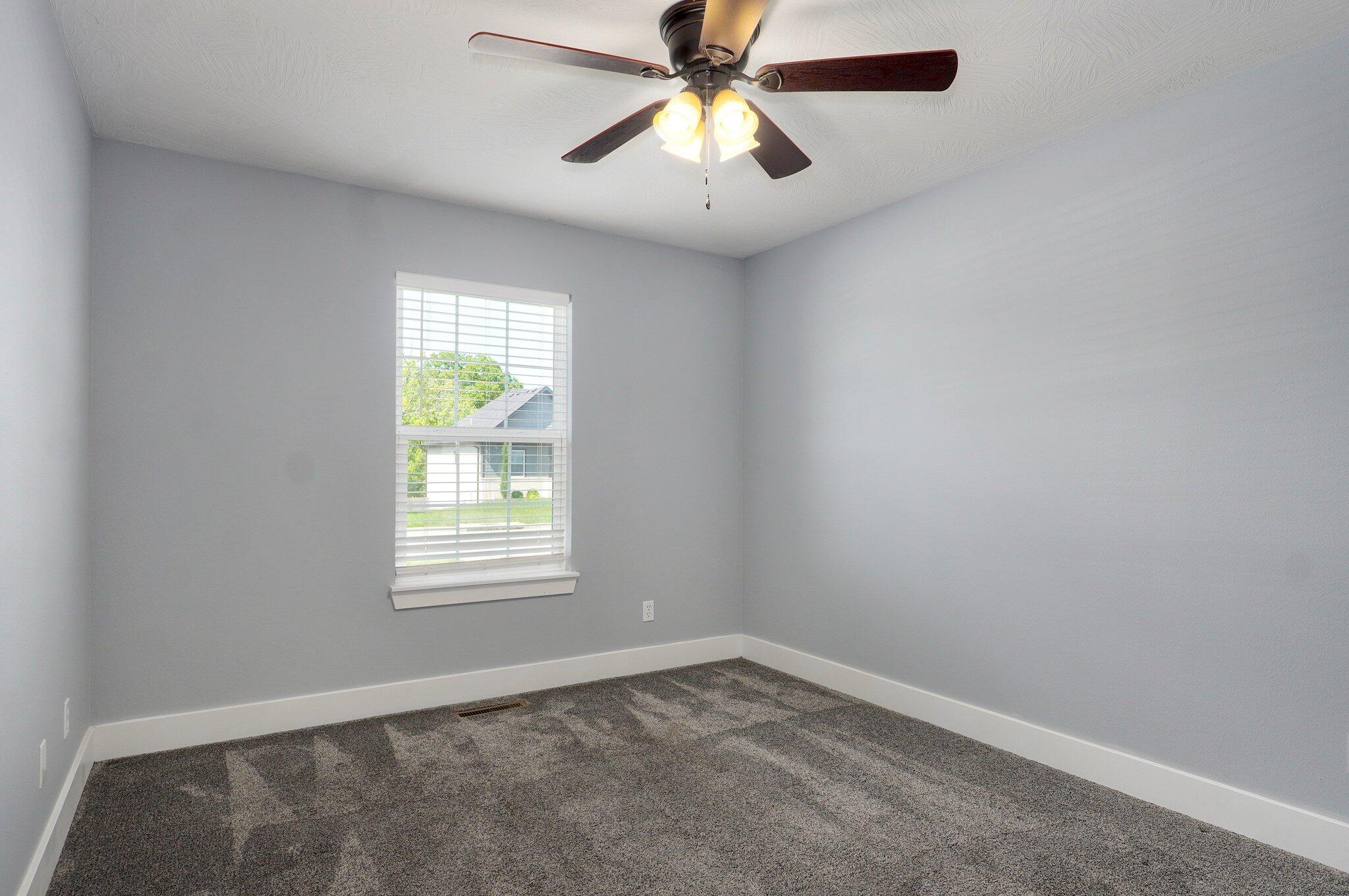 1404 East Hayloft Drive Property Photo 24