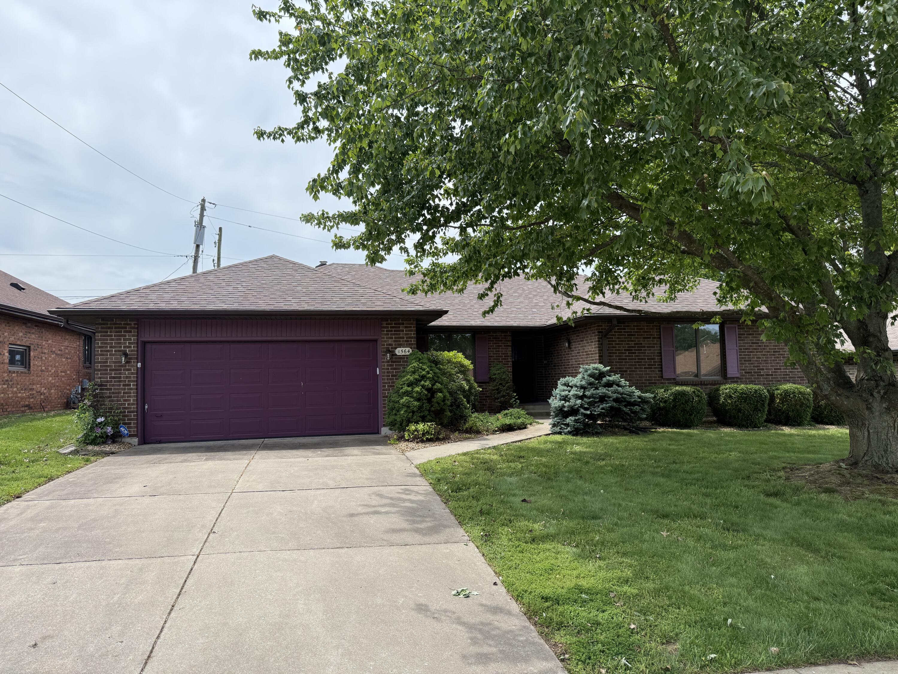 1564 East Powell Street Property Photo 2