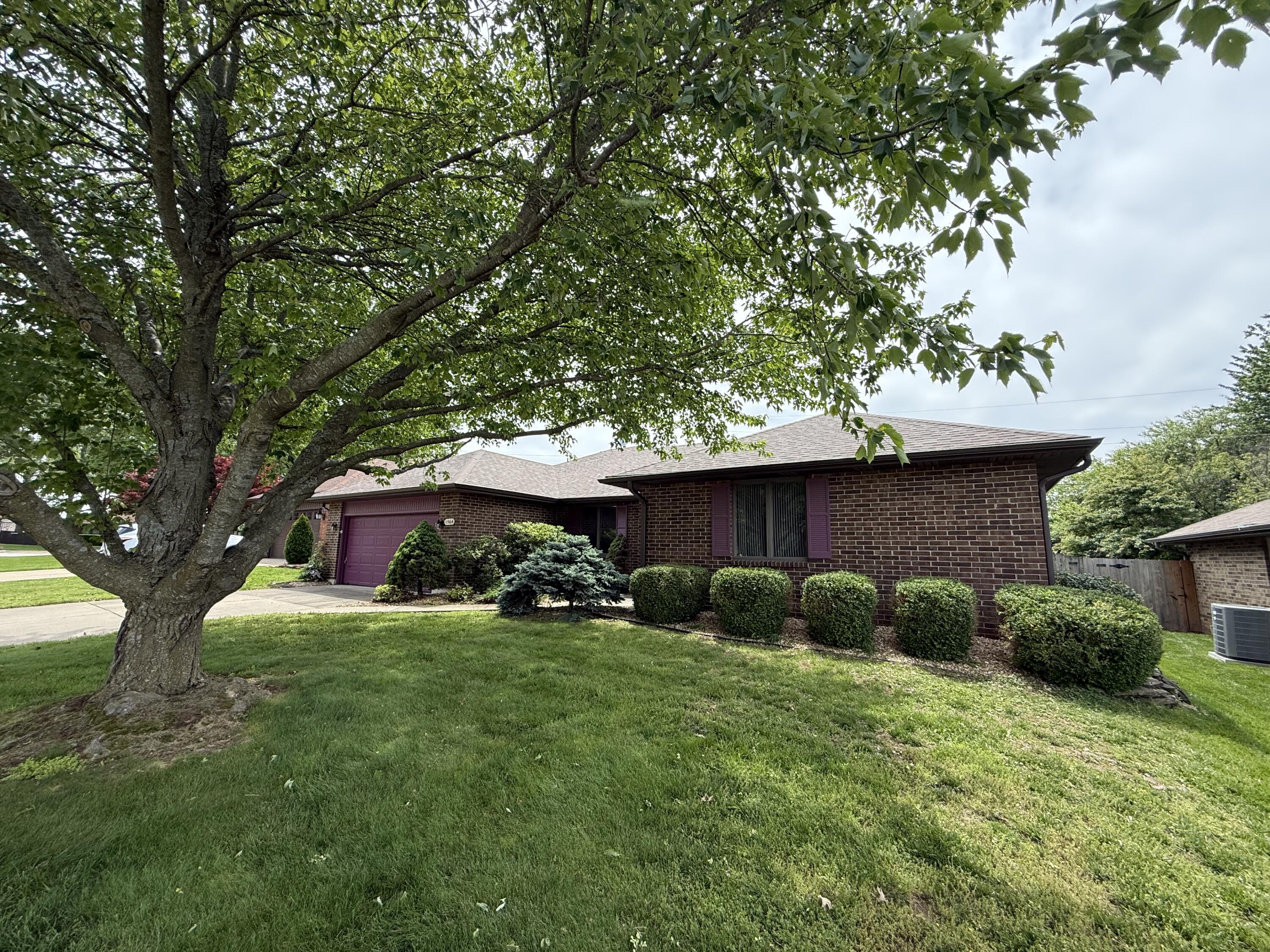 1564 East Powell Street Property Photo 3