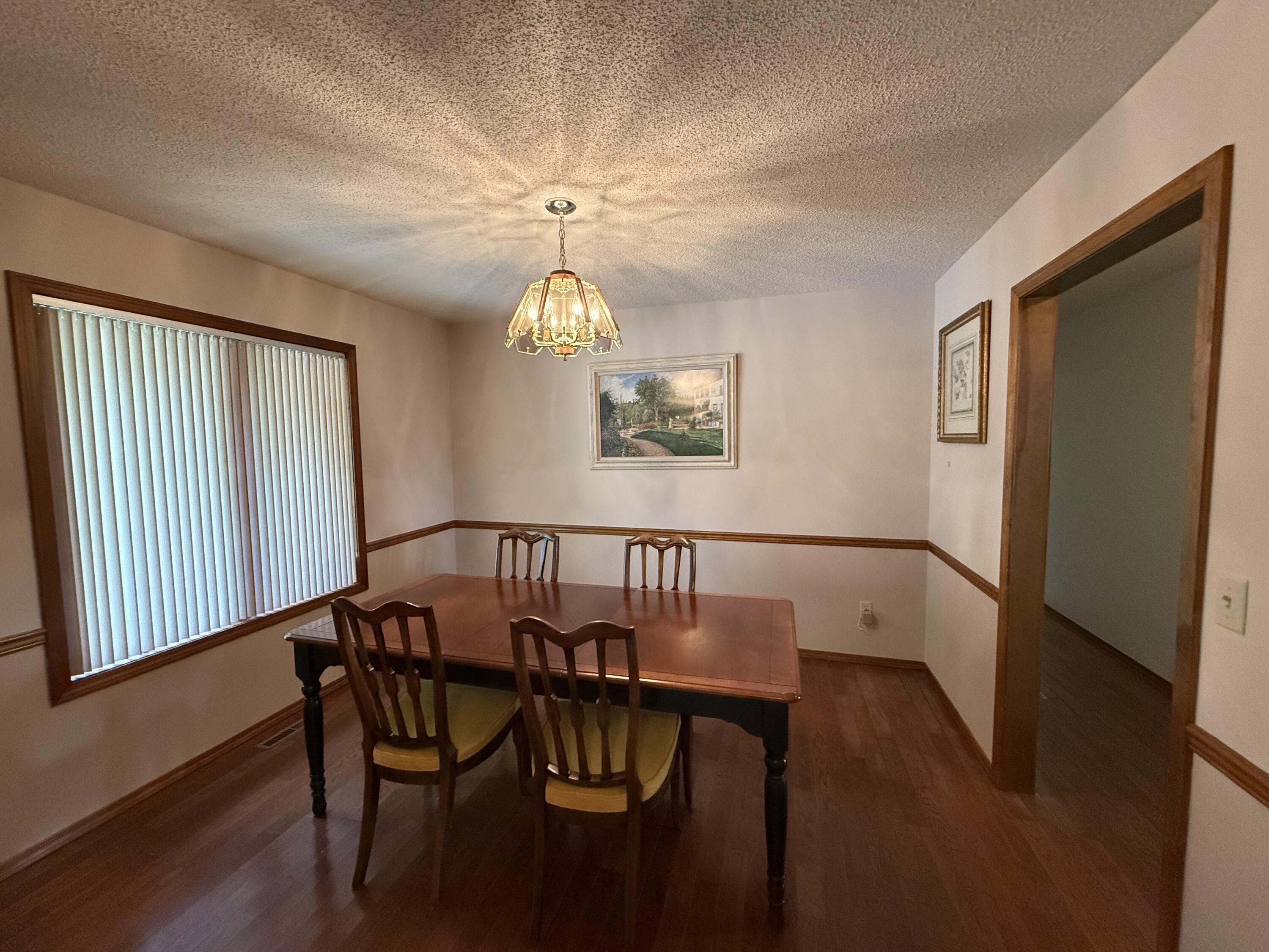 1564 East Powell Street Property Photo 4