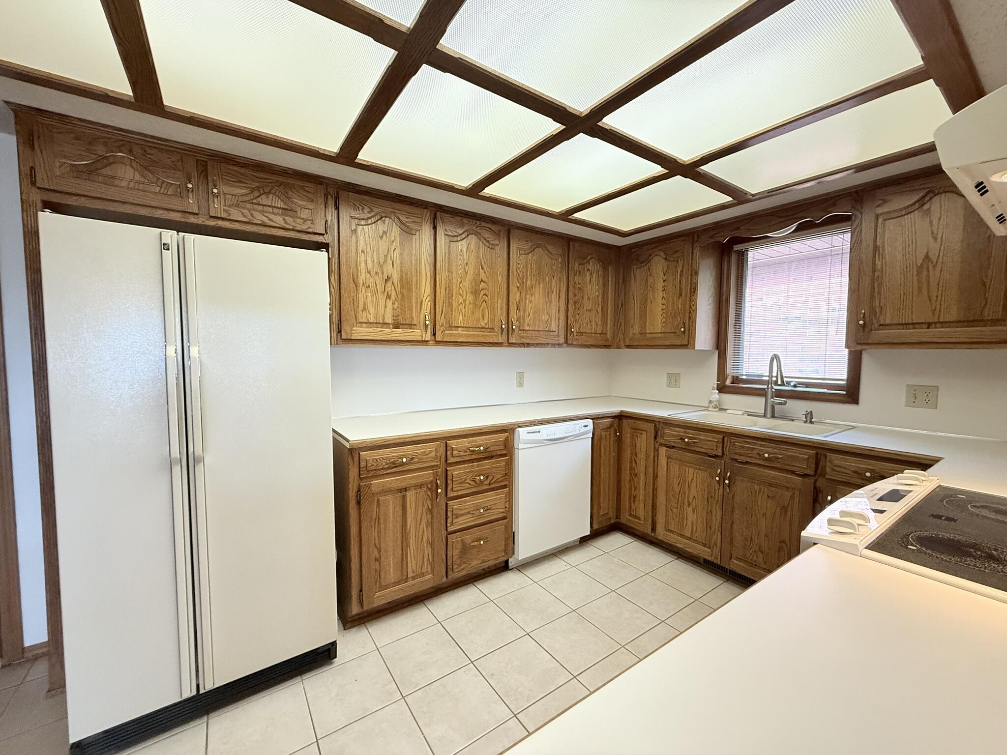 1564 East Powell Street Property Photo 10