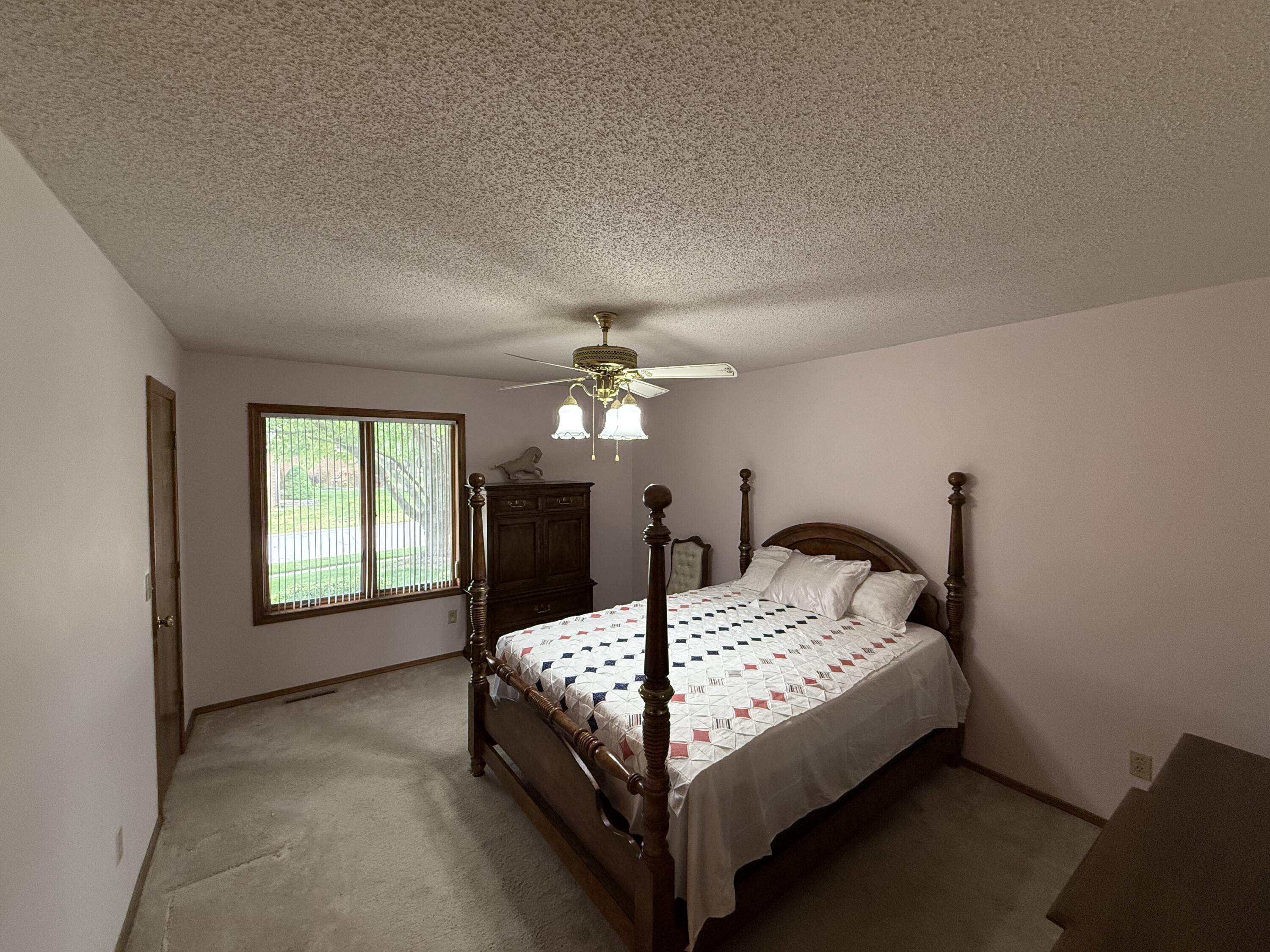 1564 East Powell Street Property Photo 14