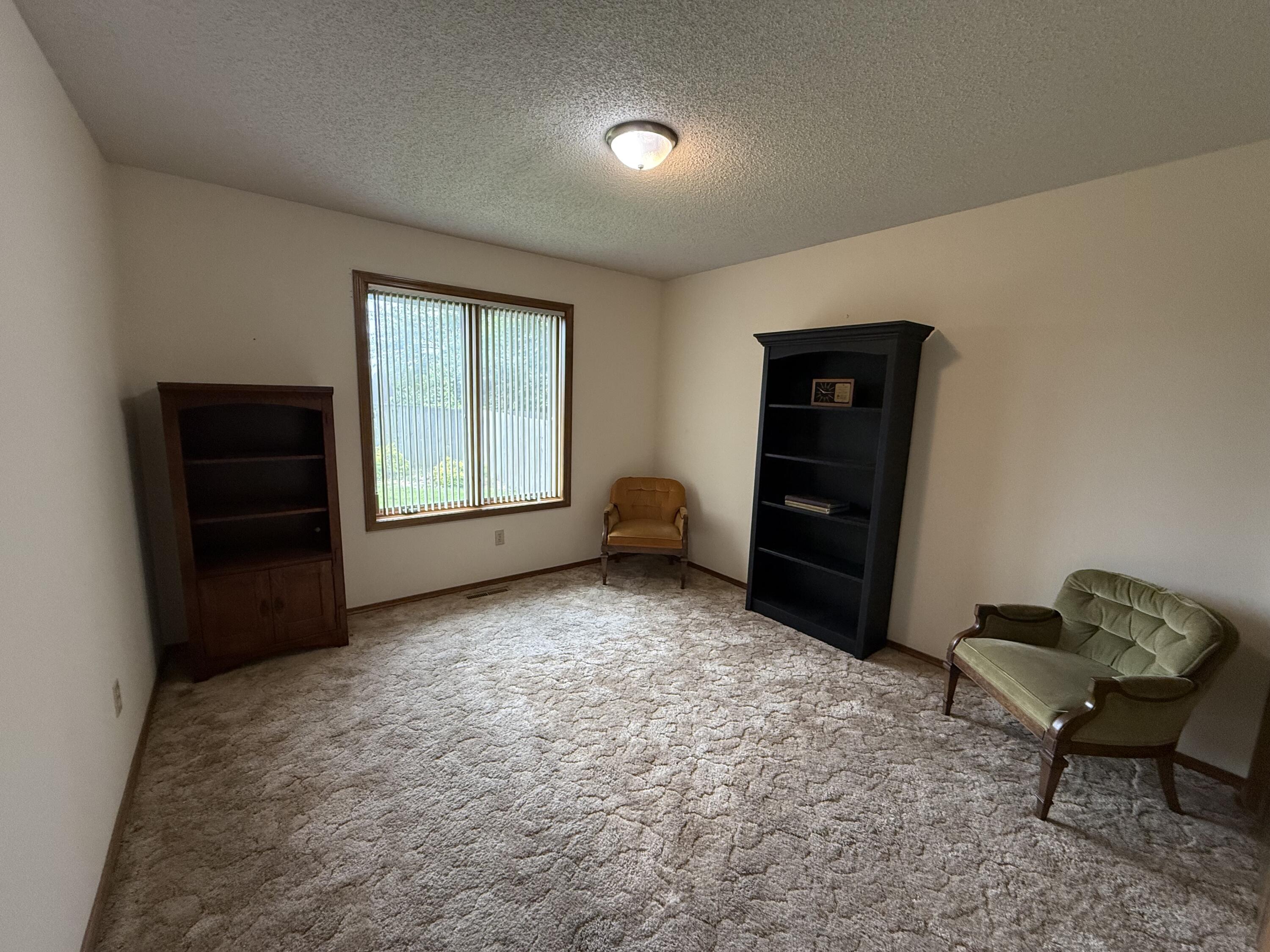 1564 East Powell Street Property Photo 18