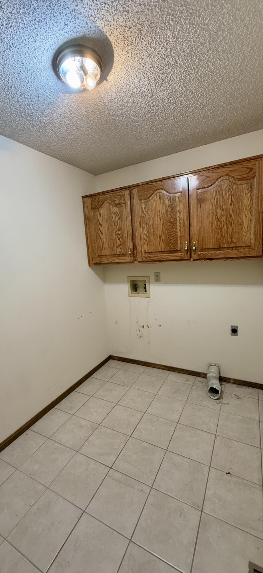 1564 East Powell Street Property Photo 20