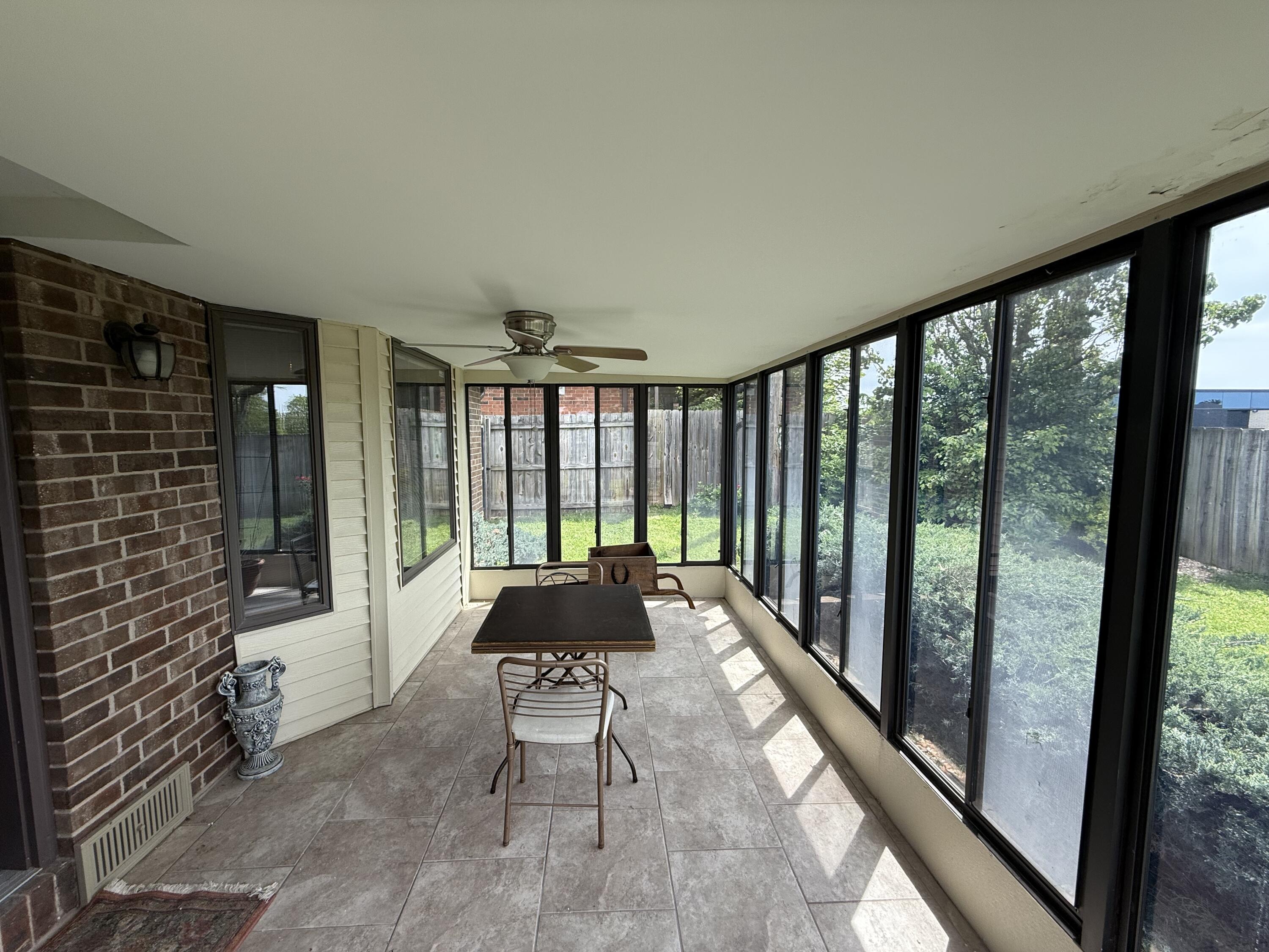 1564 East Powell Street Property Photo 21