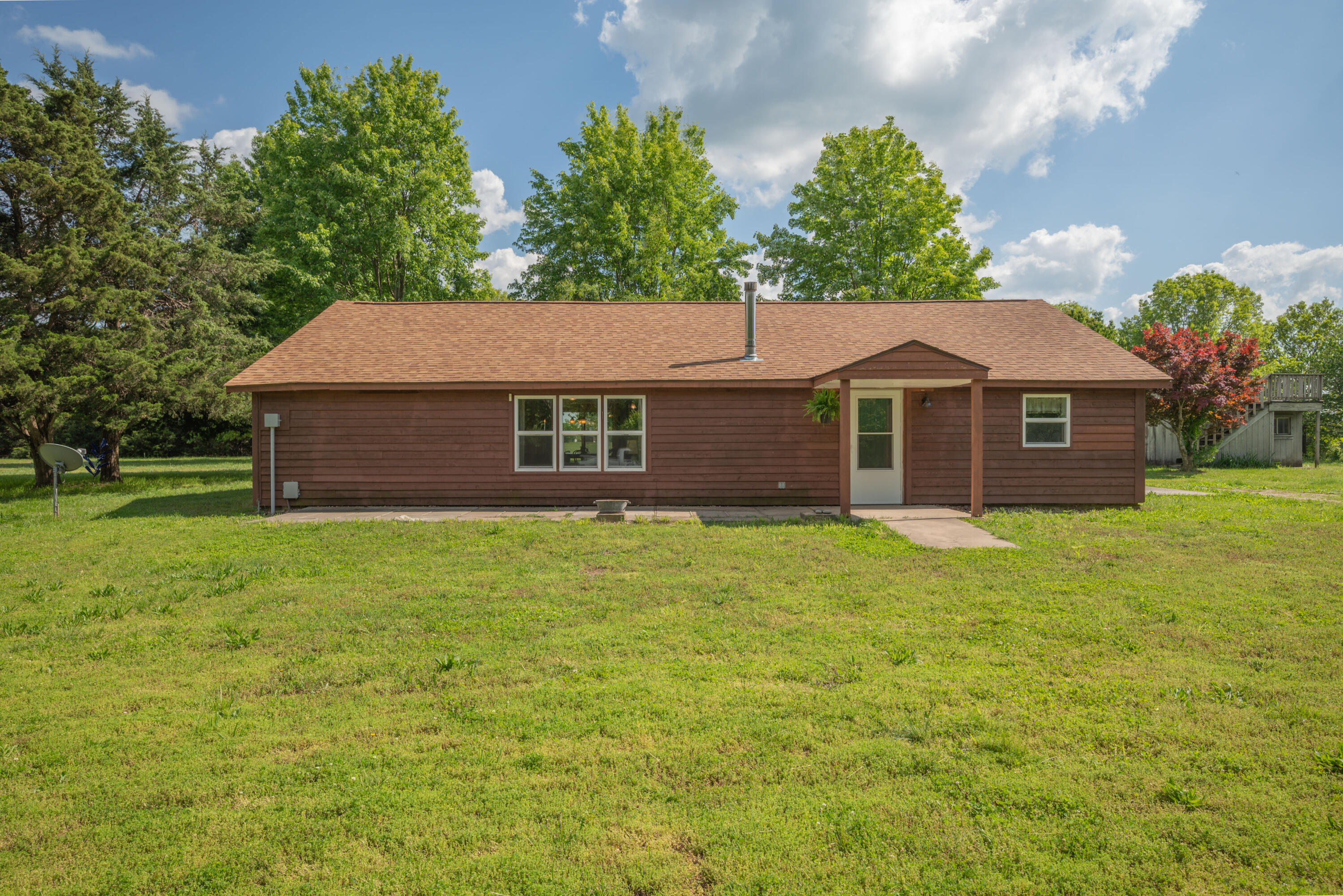 4293 Farm Road 1020 Property Photo 1