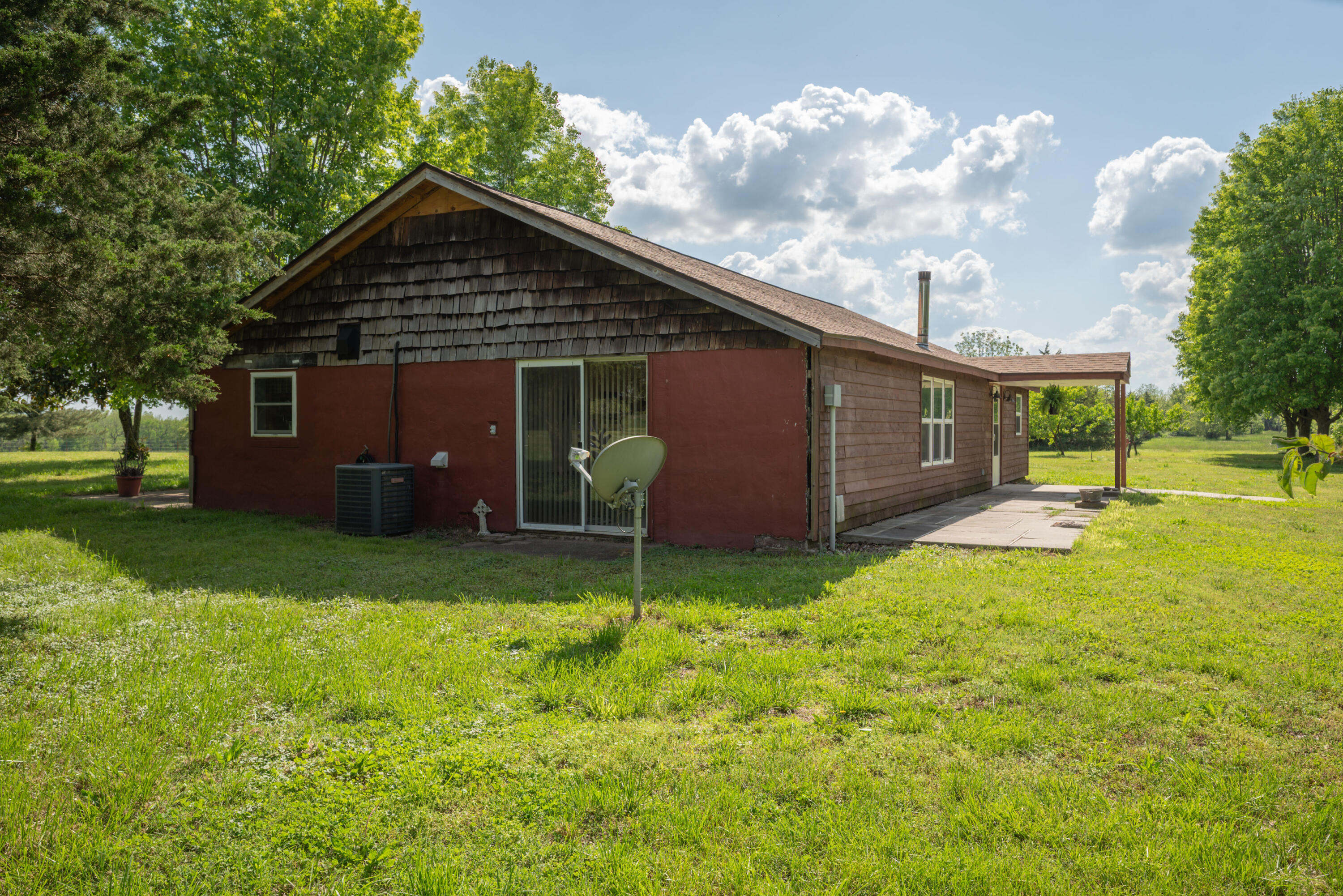 4293 Farm Road 1020 Property Photo 4