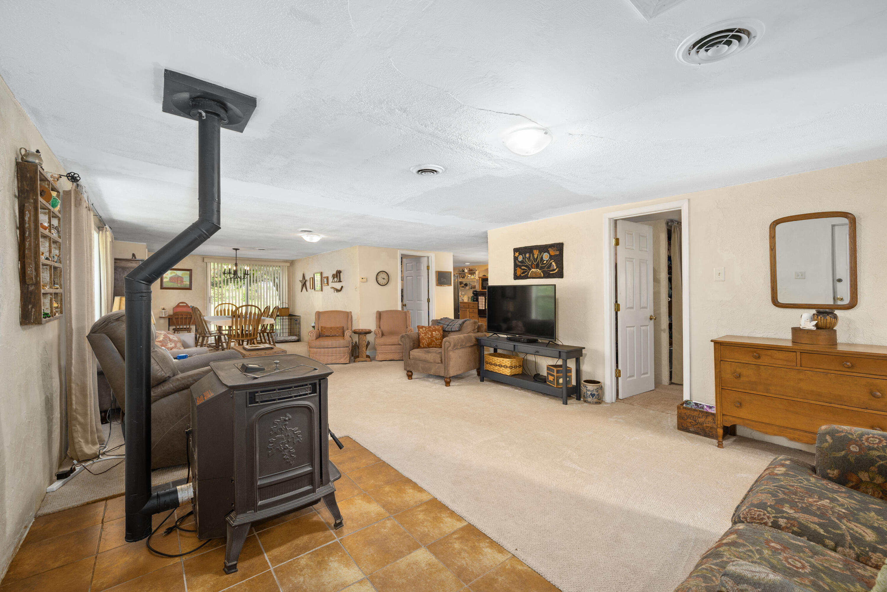 4293 Farm Road 1020 Property Photo 8