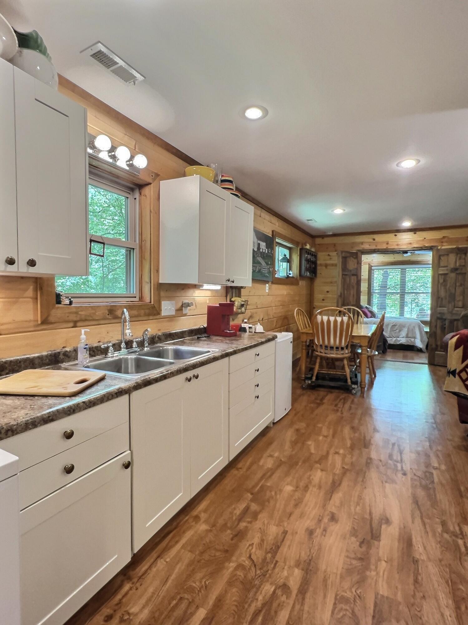 1424 Brown Road Property Photo 16