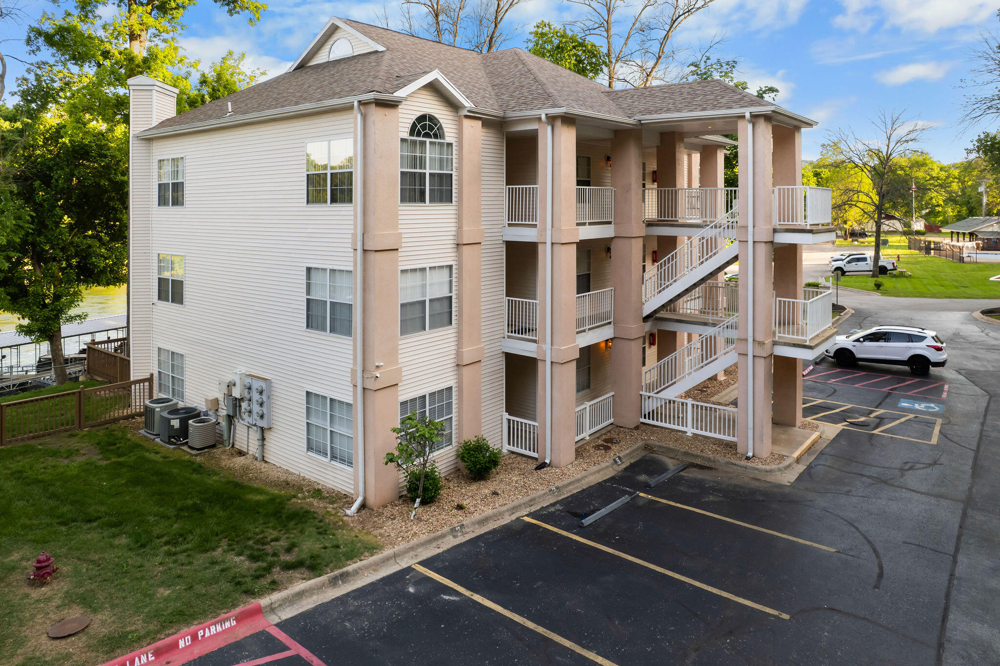 77 Anglers Pointe Property Photo 3