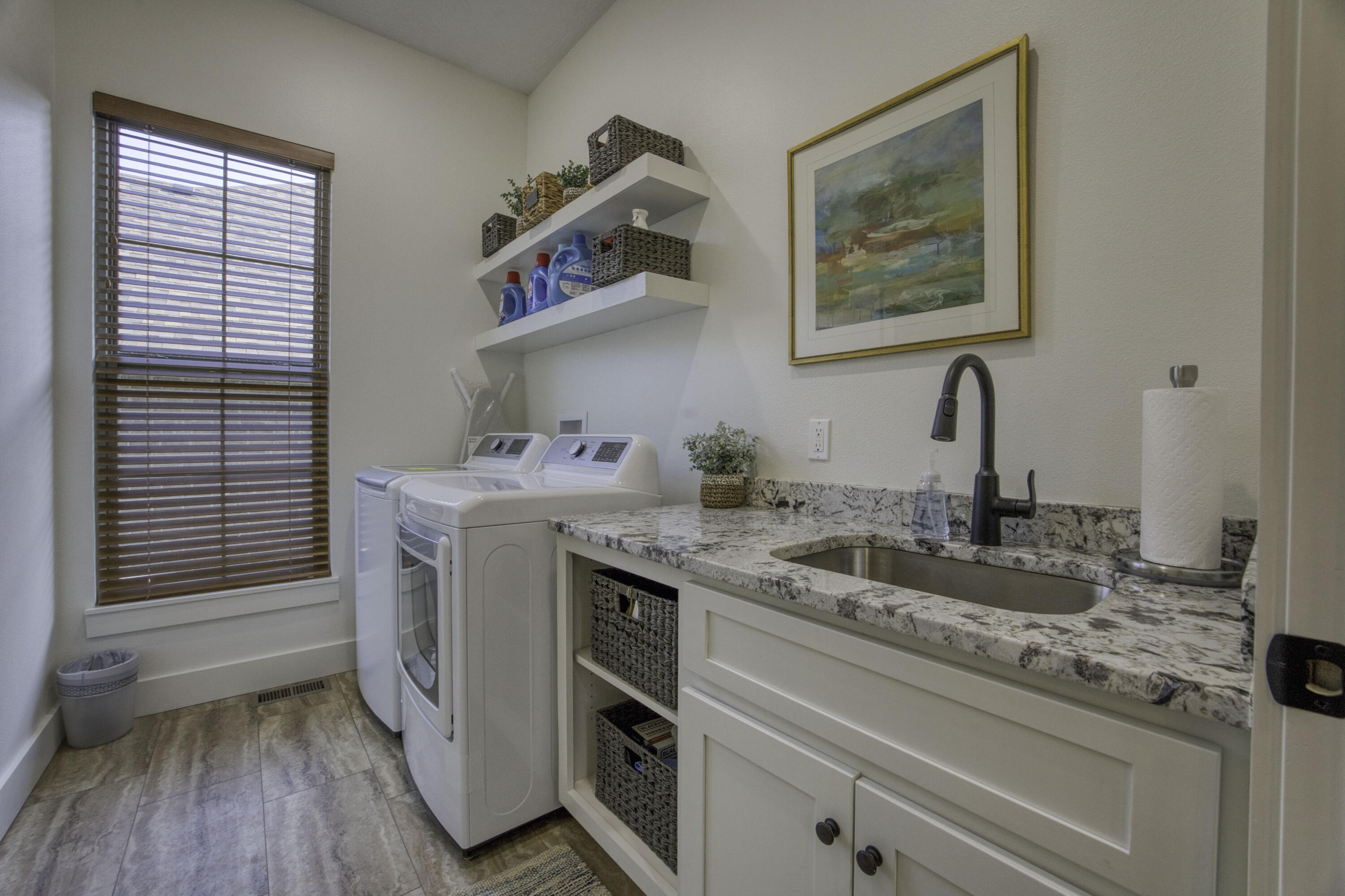 6027 South Kings Avenue Property Photo 22