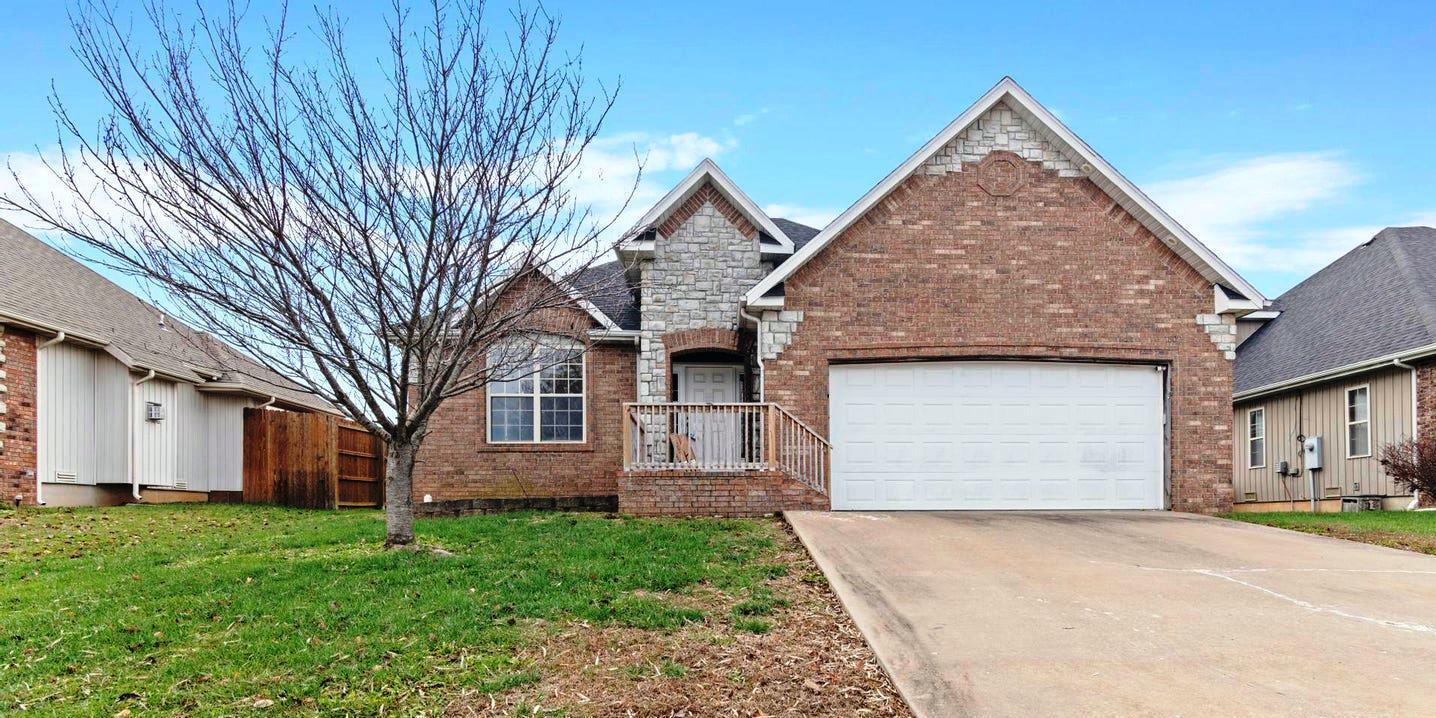 1602 East Fairwind Property Photo