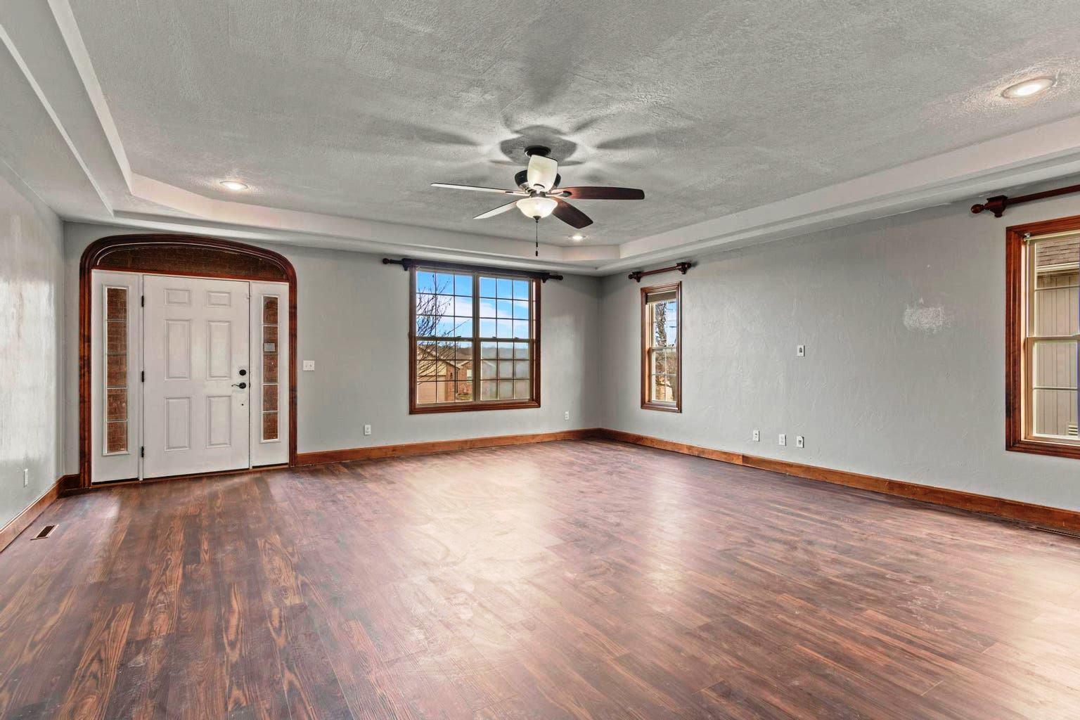 1602 East Fairwind Property Photo 4