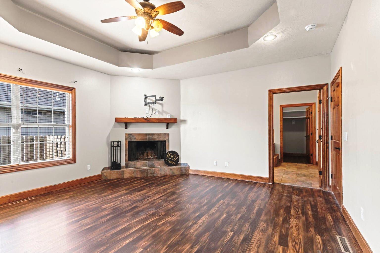 1602 East Fairwind Property Photo 8