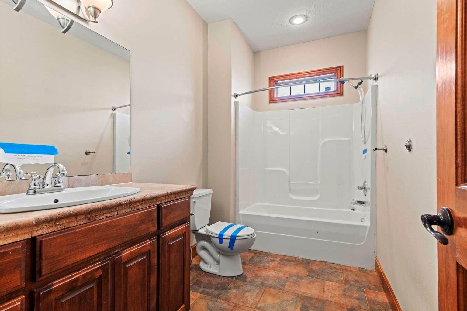 1602 East Fairwind Property Photo 12