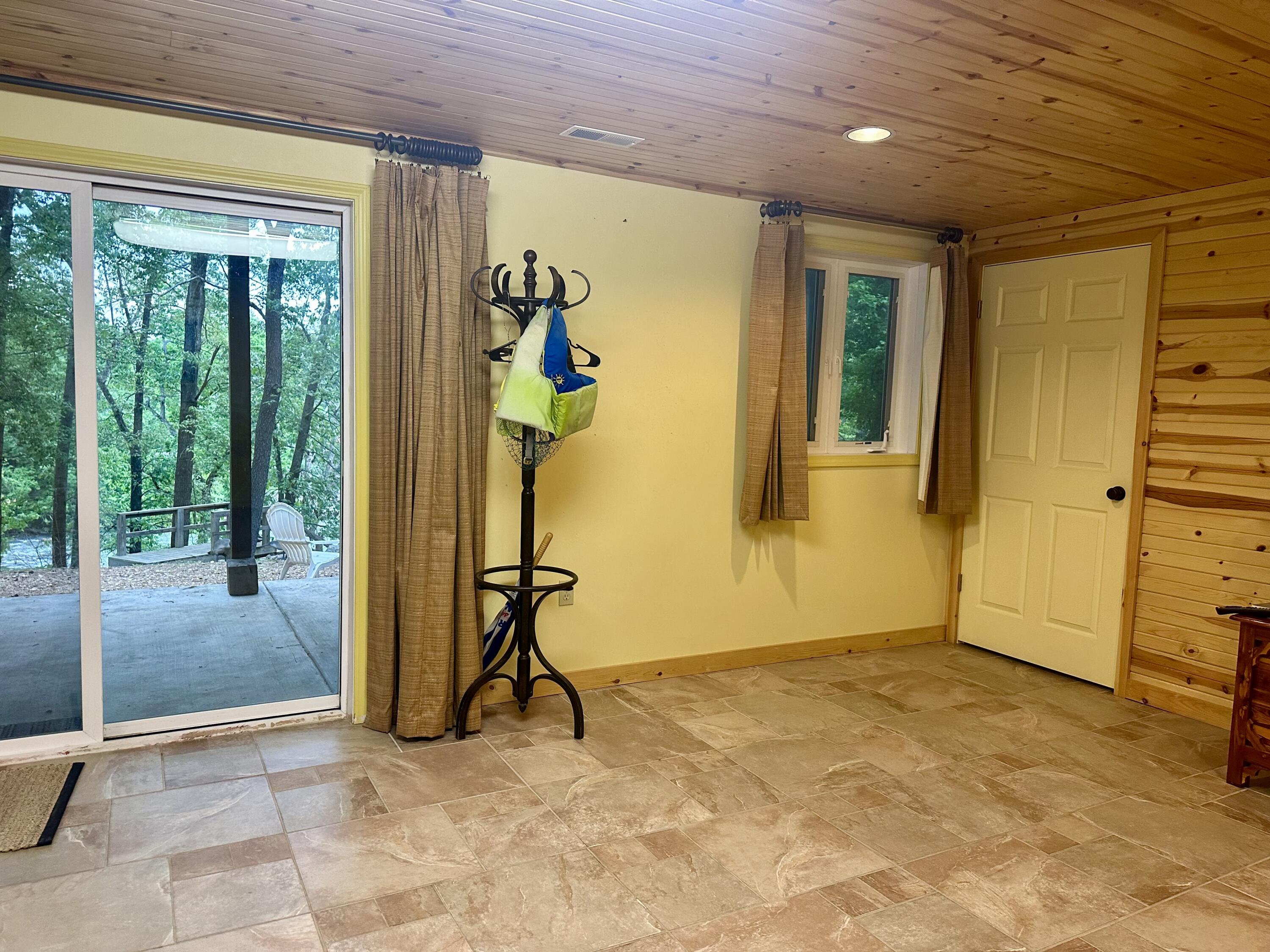 136 Riverview Drive Property Photo 32