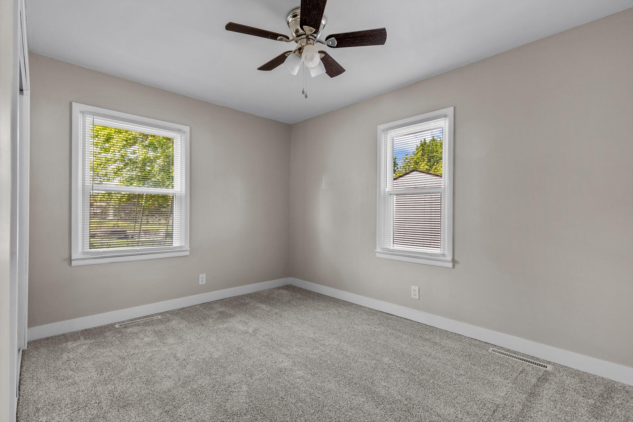 901 South East Street Property Photo 16