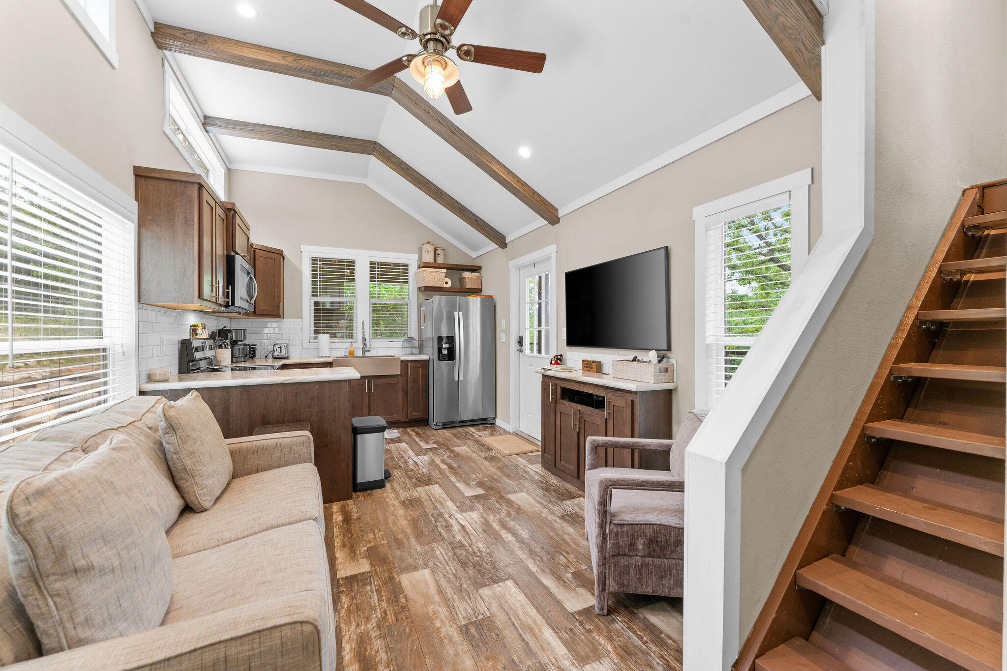 700 El Monte Road Property Photo 11