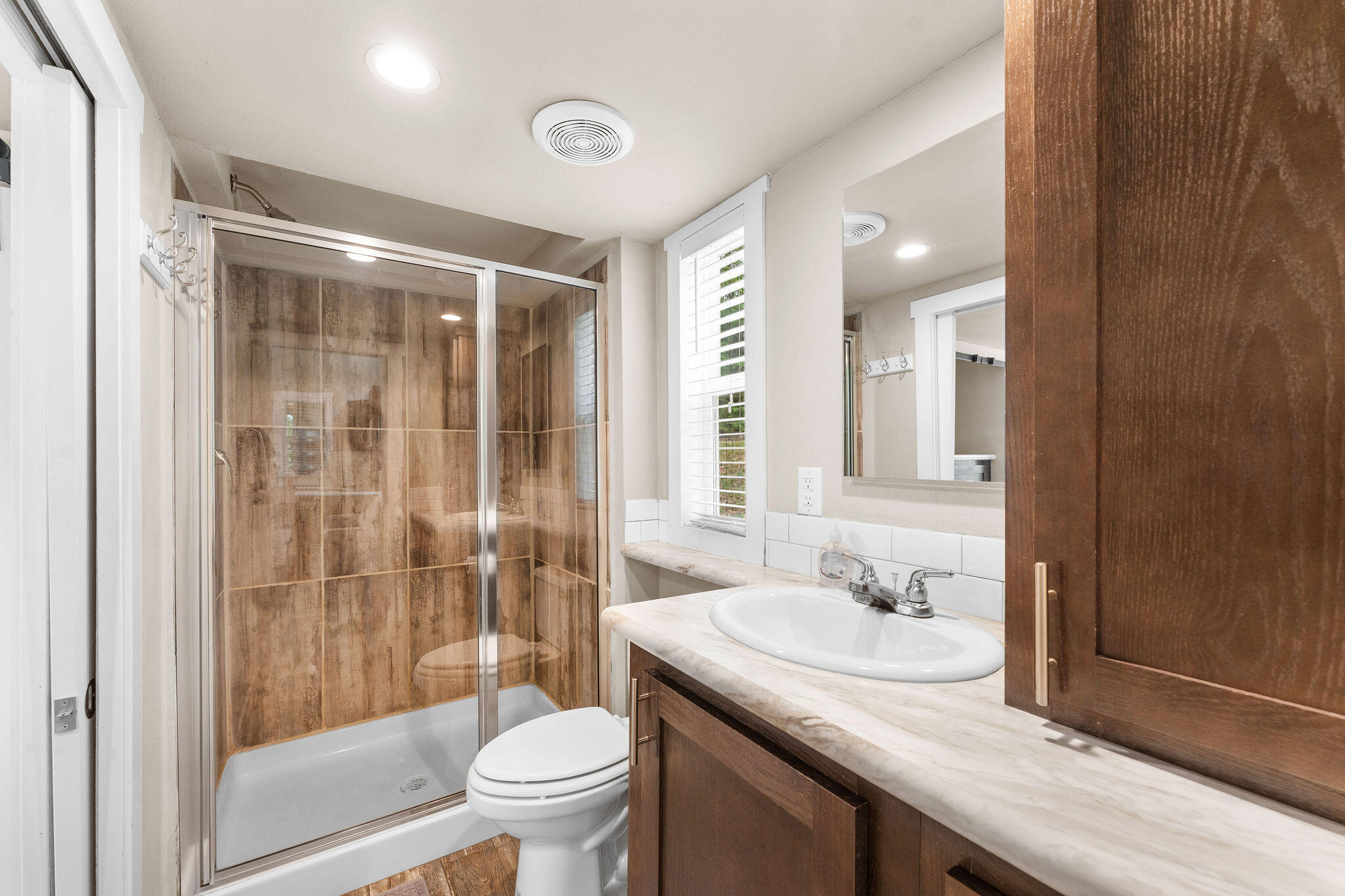 700 El Monte Road Property Photo 12