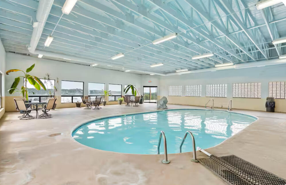 100 Getaway Circle Property Photo 17