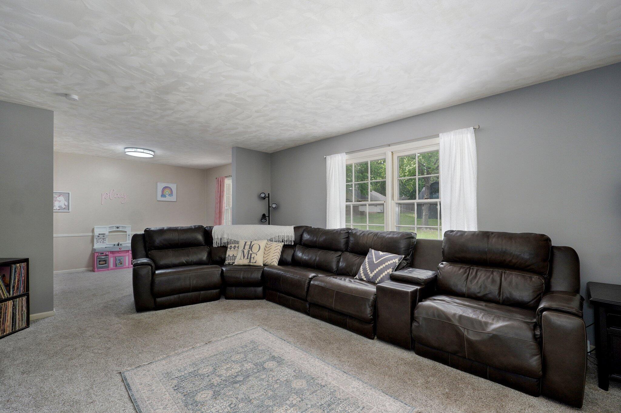 2142 East Shady Glen Drive Property Photo 14