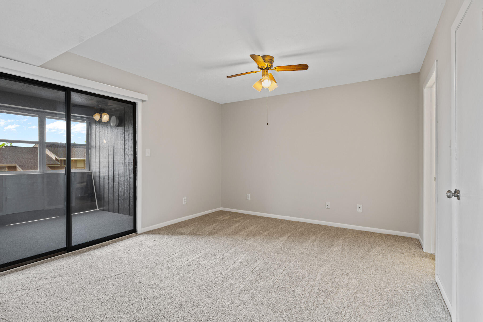 118 West Hensley Street Property Photo 10