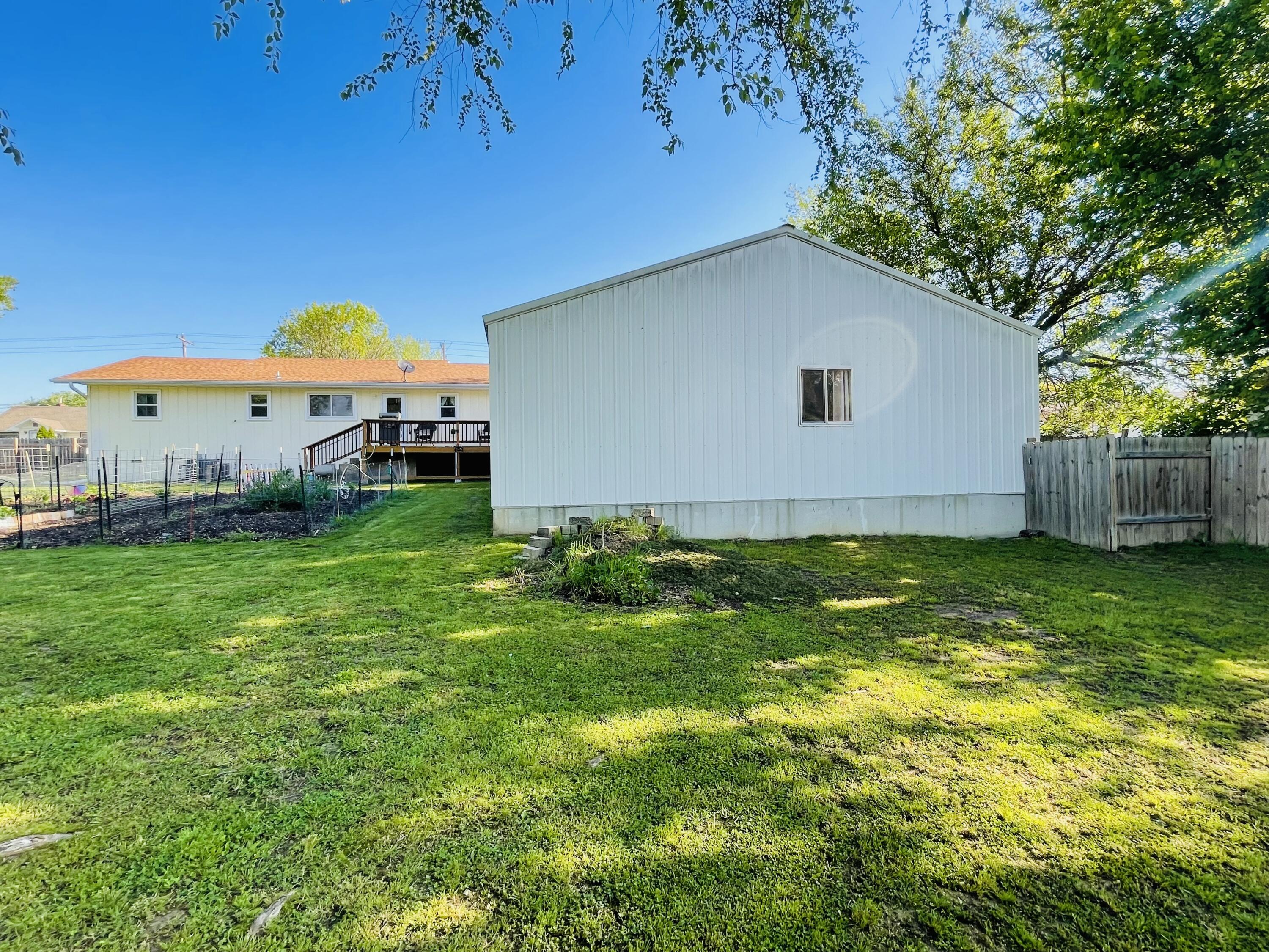 211 Bacorn Avenue Property Photo 10