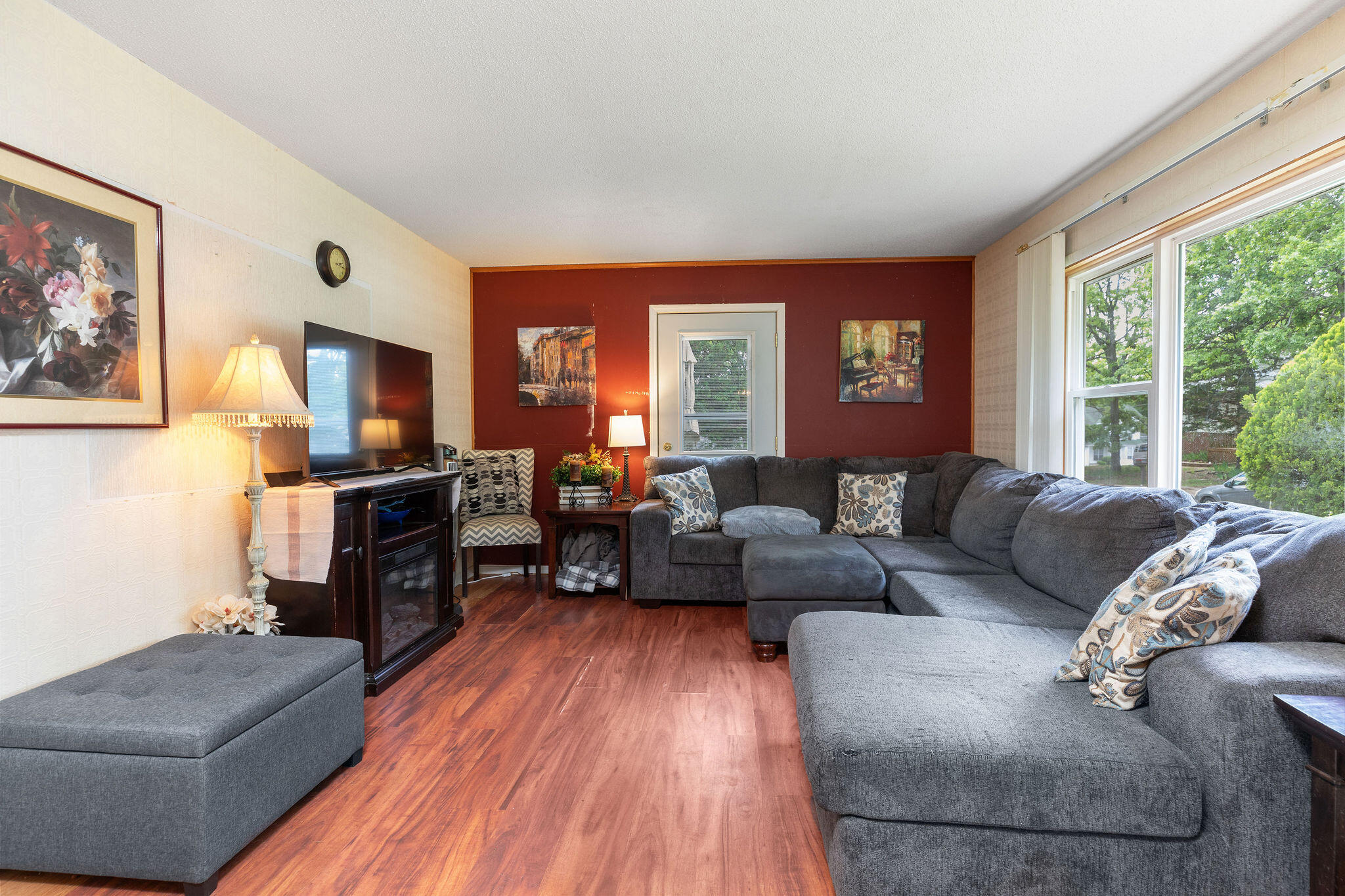 306 Erie Street Property Photo 4