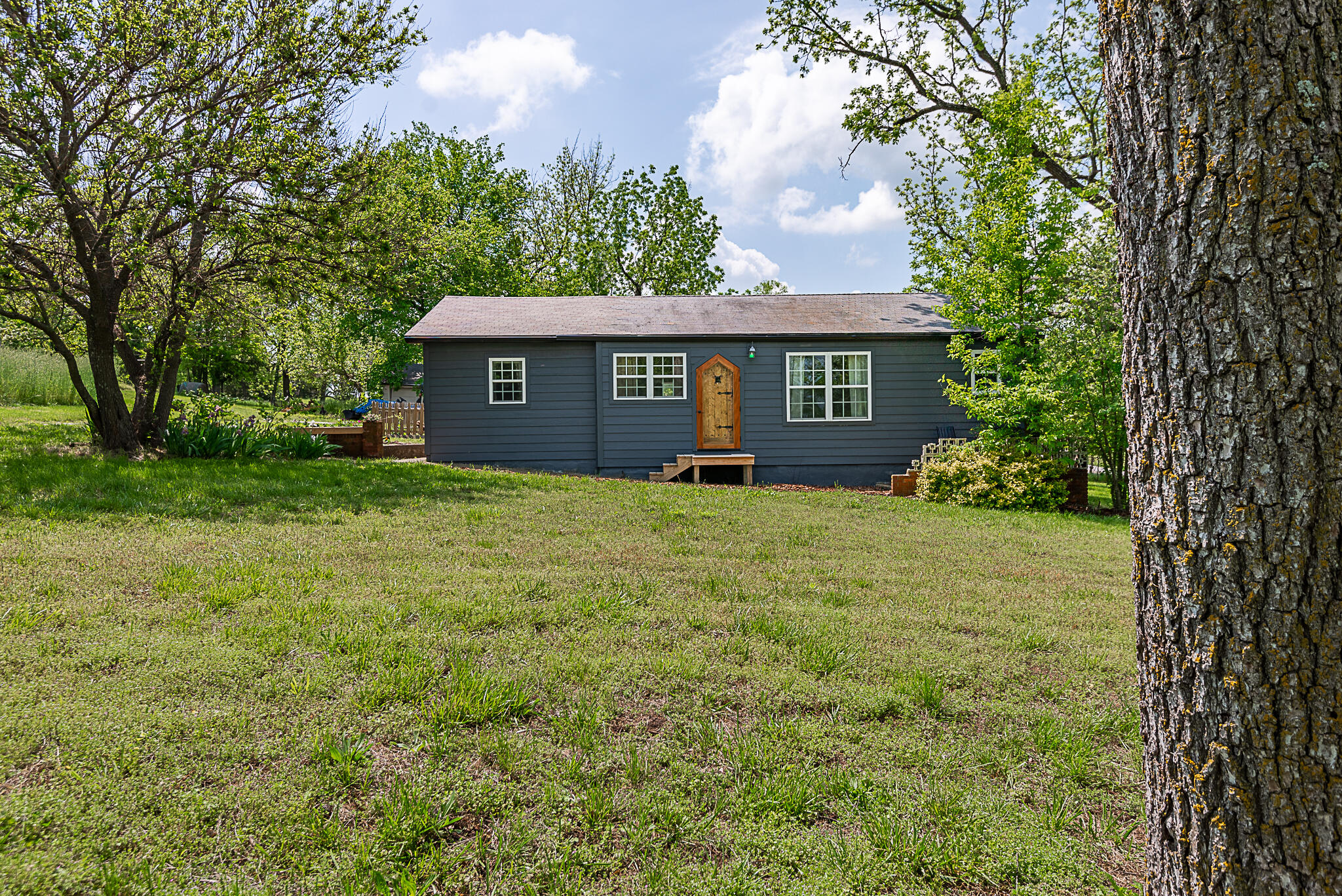 10870 North Farm Rd 137 Property Photo 3