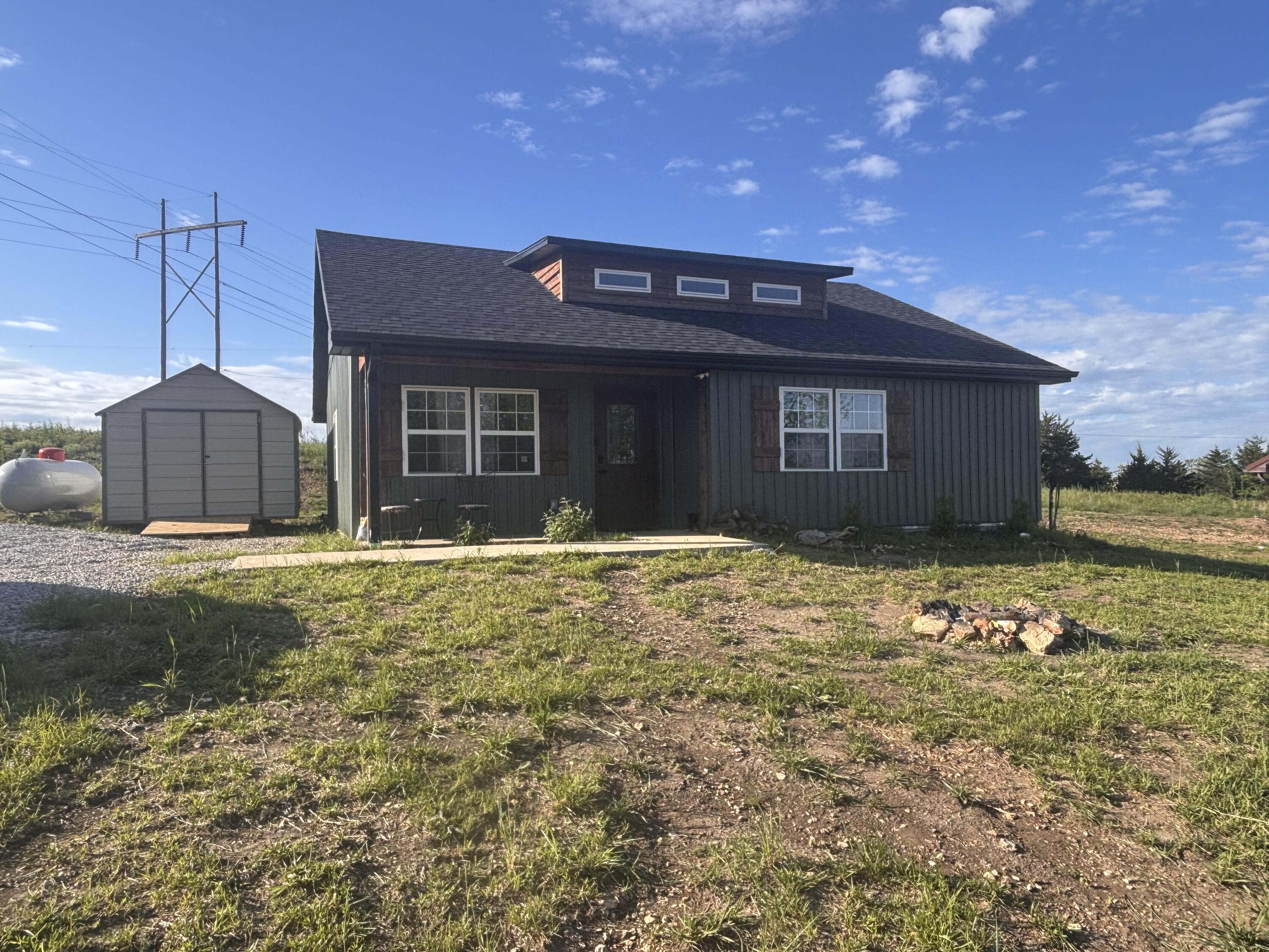 102 Lois Court Property Photo