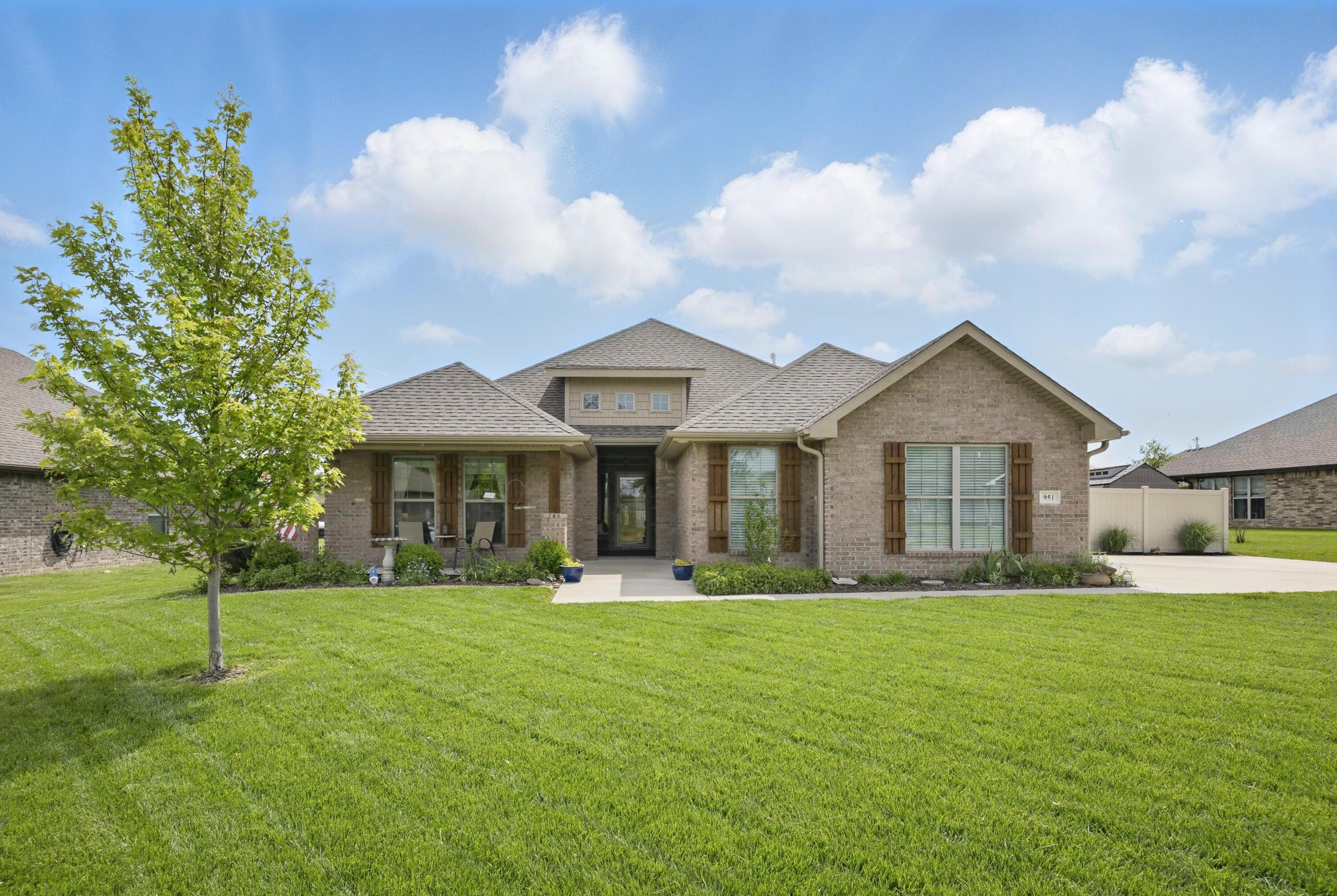 951 Lakeview Drive
