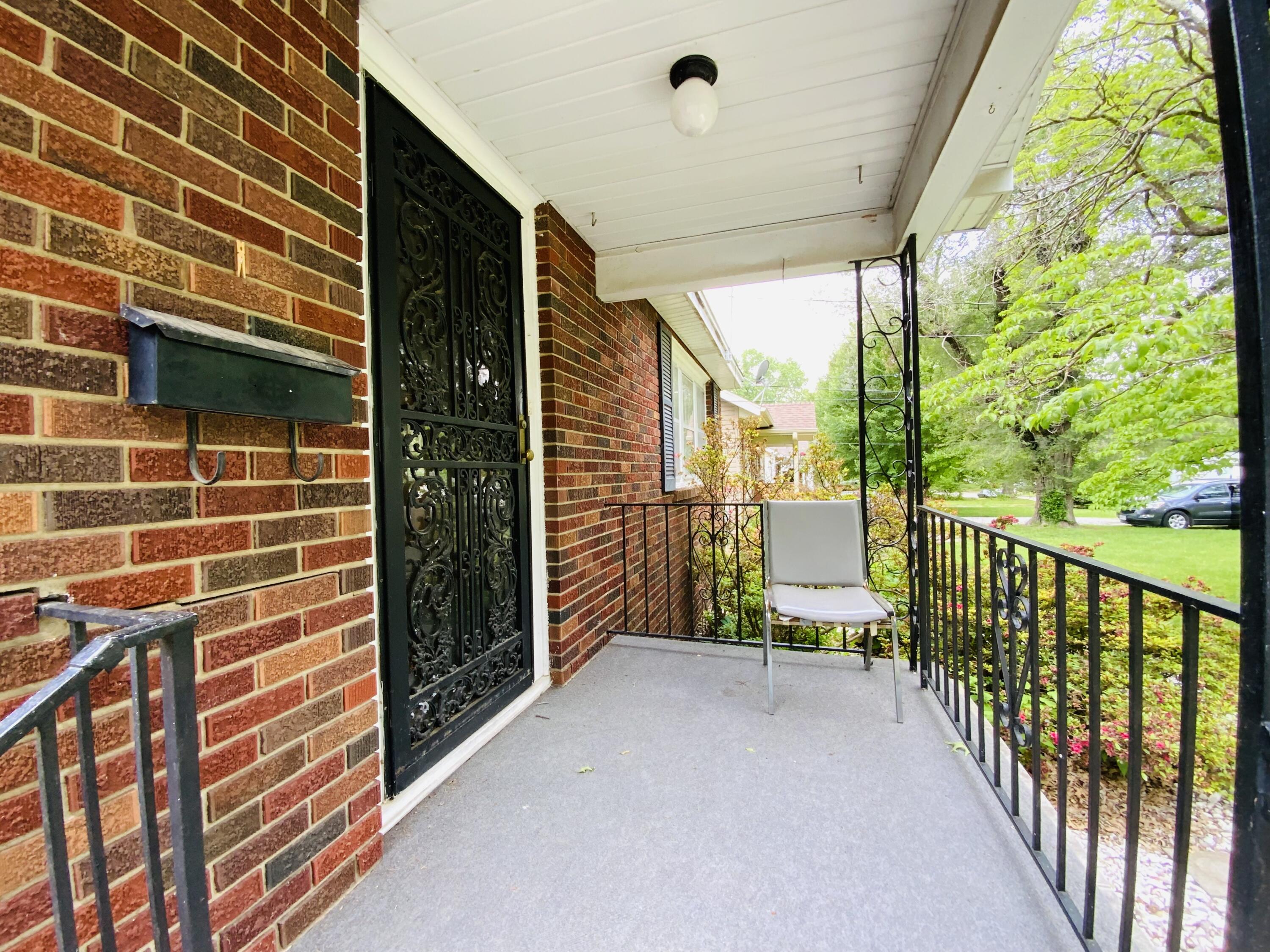 516 West Minota Street Property Photo 5