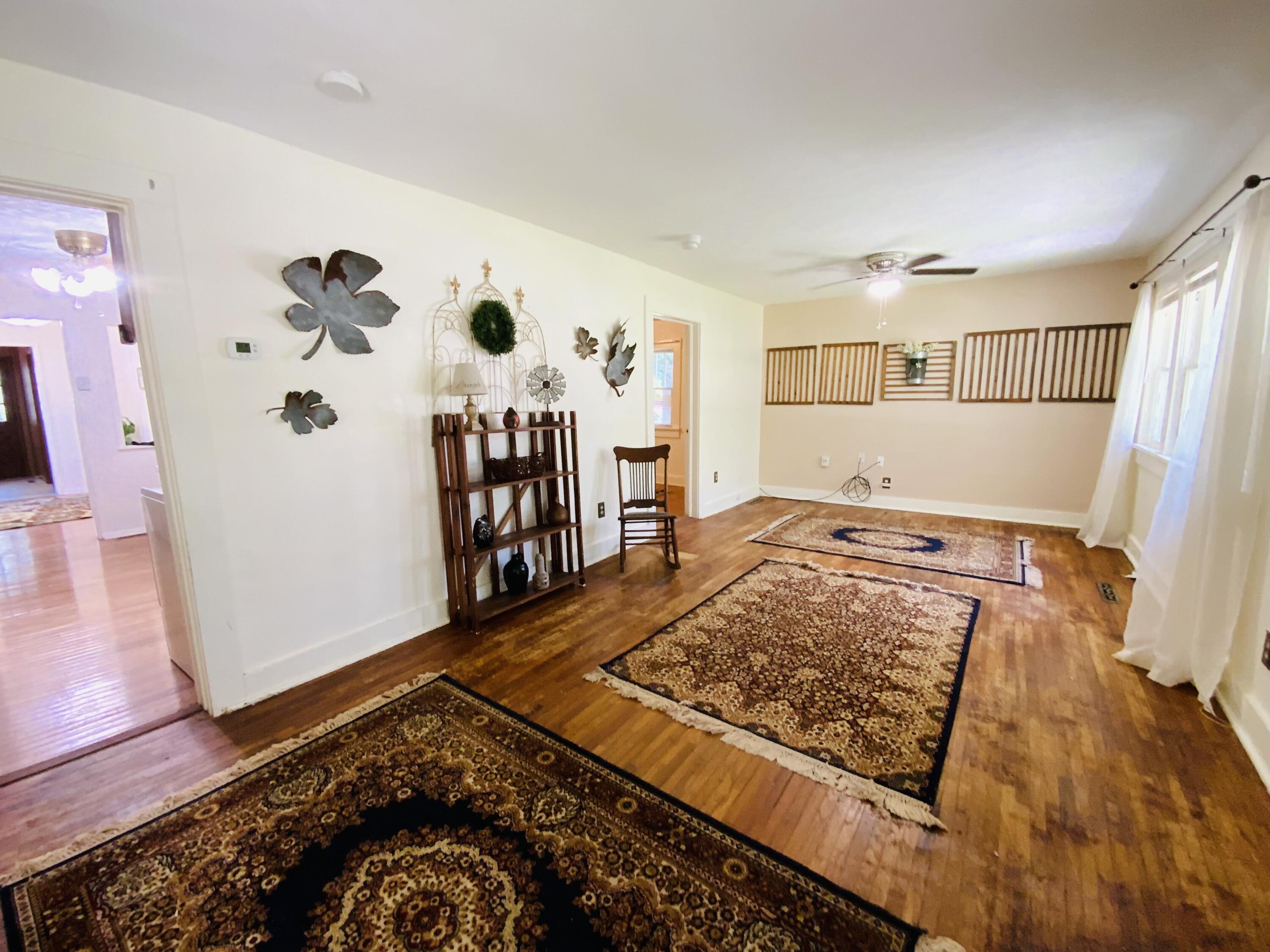 516 West Minota Street Property Photo 6