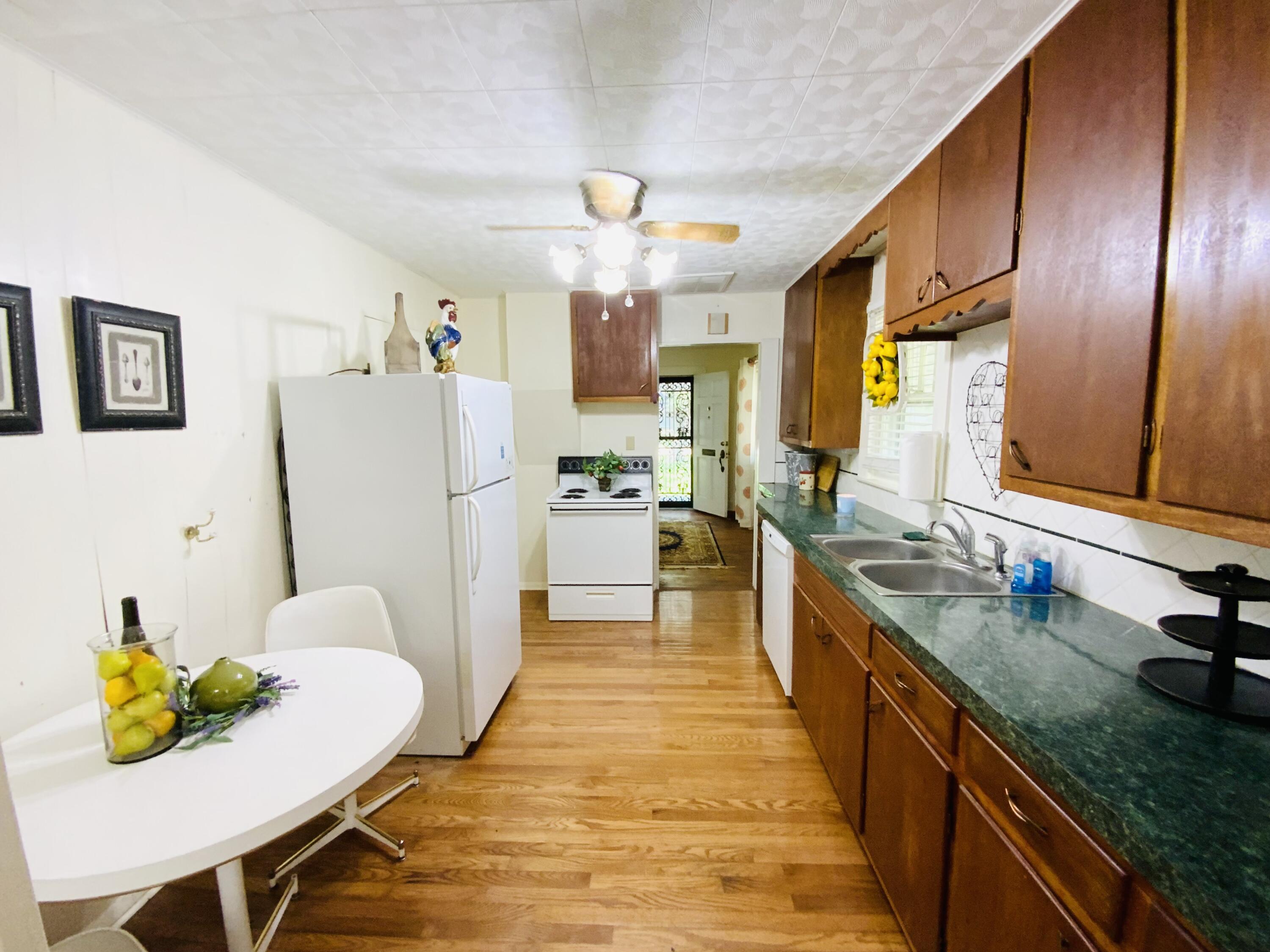 516 West Minota Street Property Photo 12