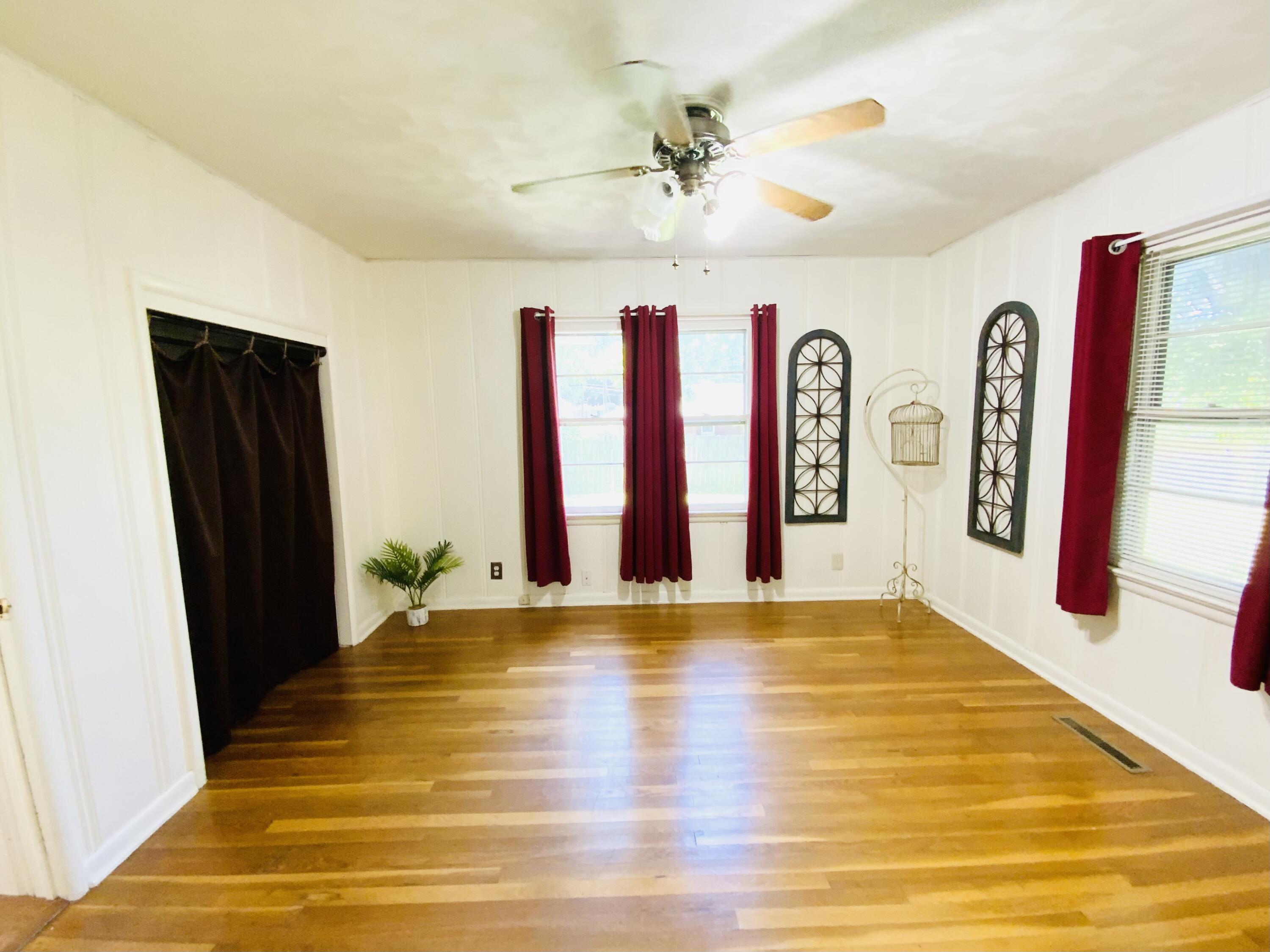 516 West Minota Street Property Photo 13