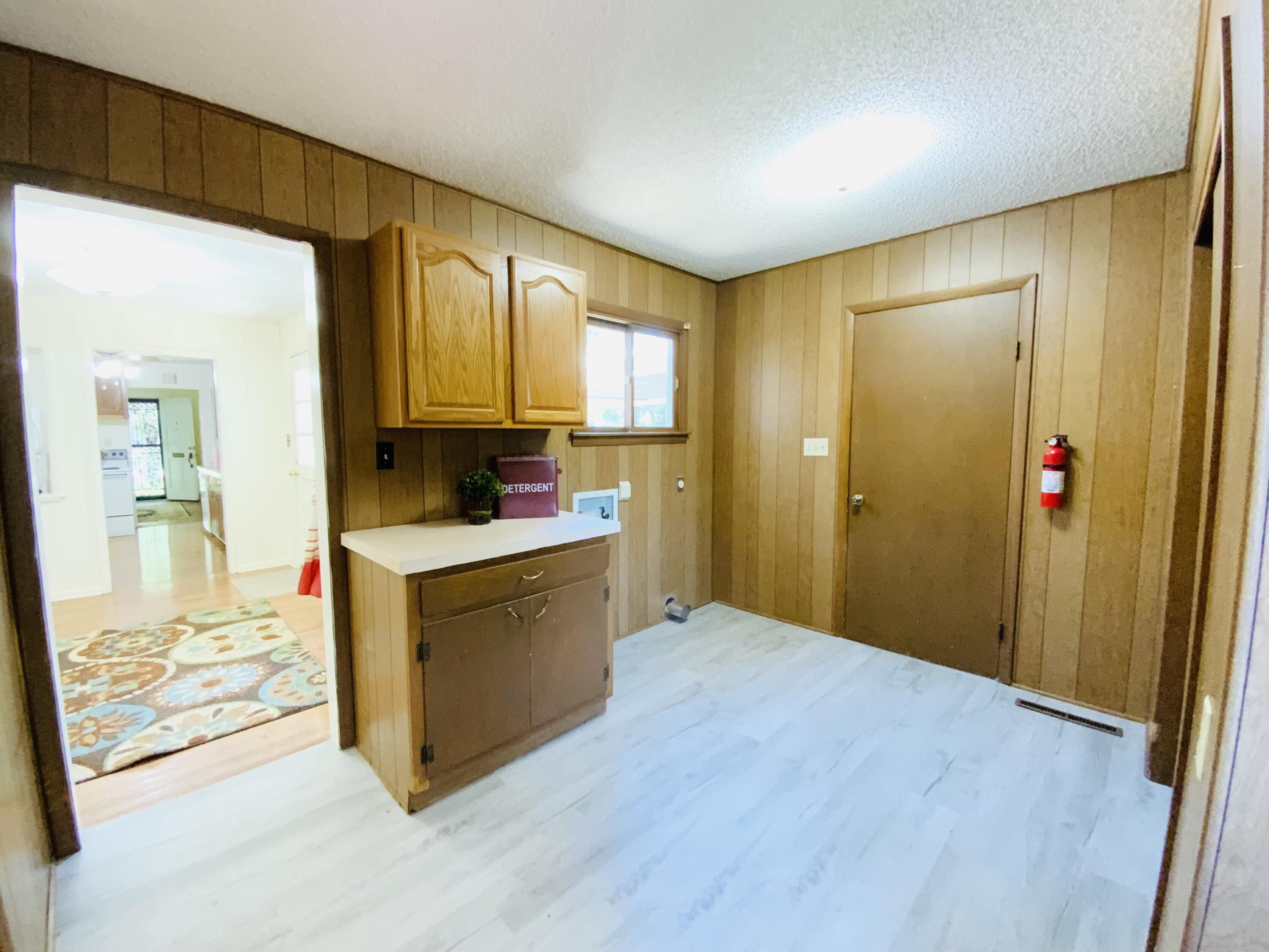 516 West Minota Street Property Photo 17