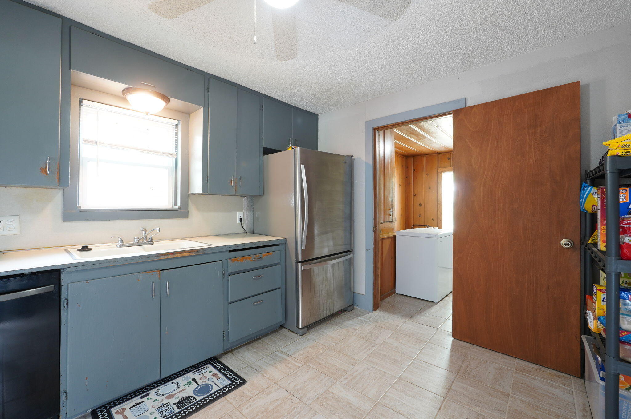 2414 North Missouri Avenue Property Photo 3