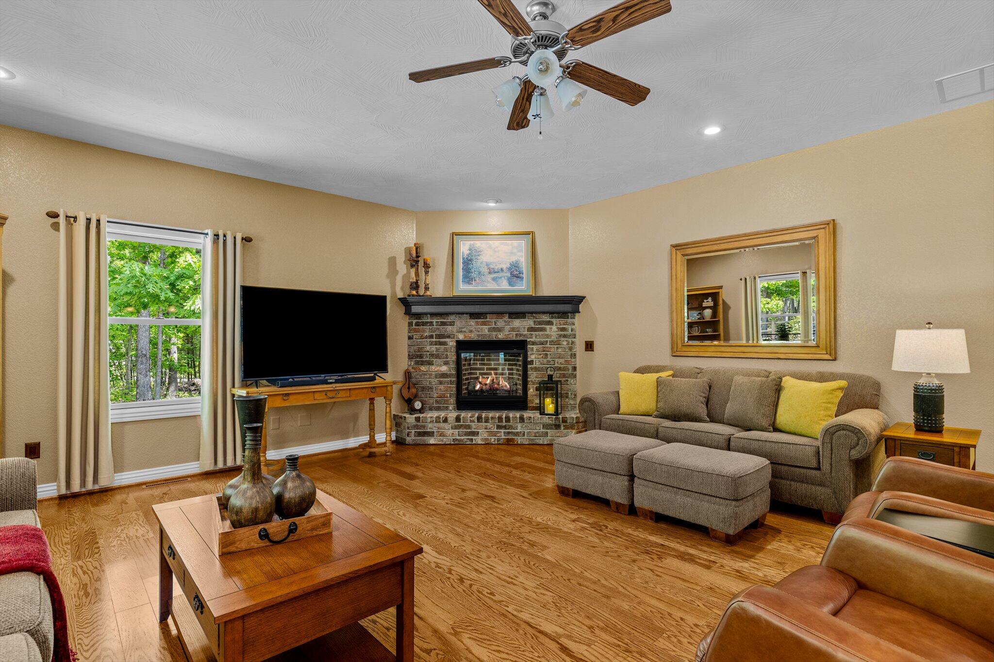 10687 North Farm Rd 247 Property Photo 8
