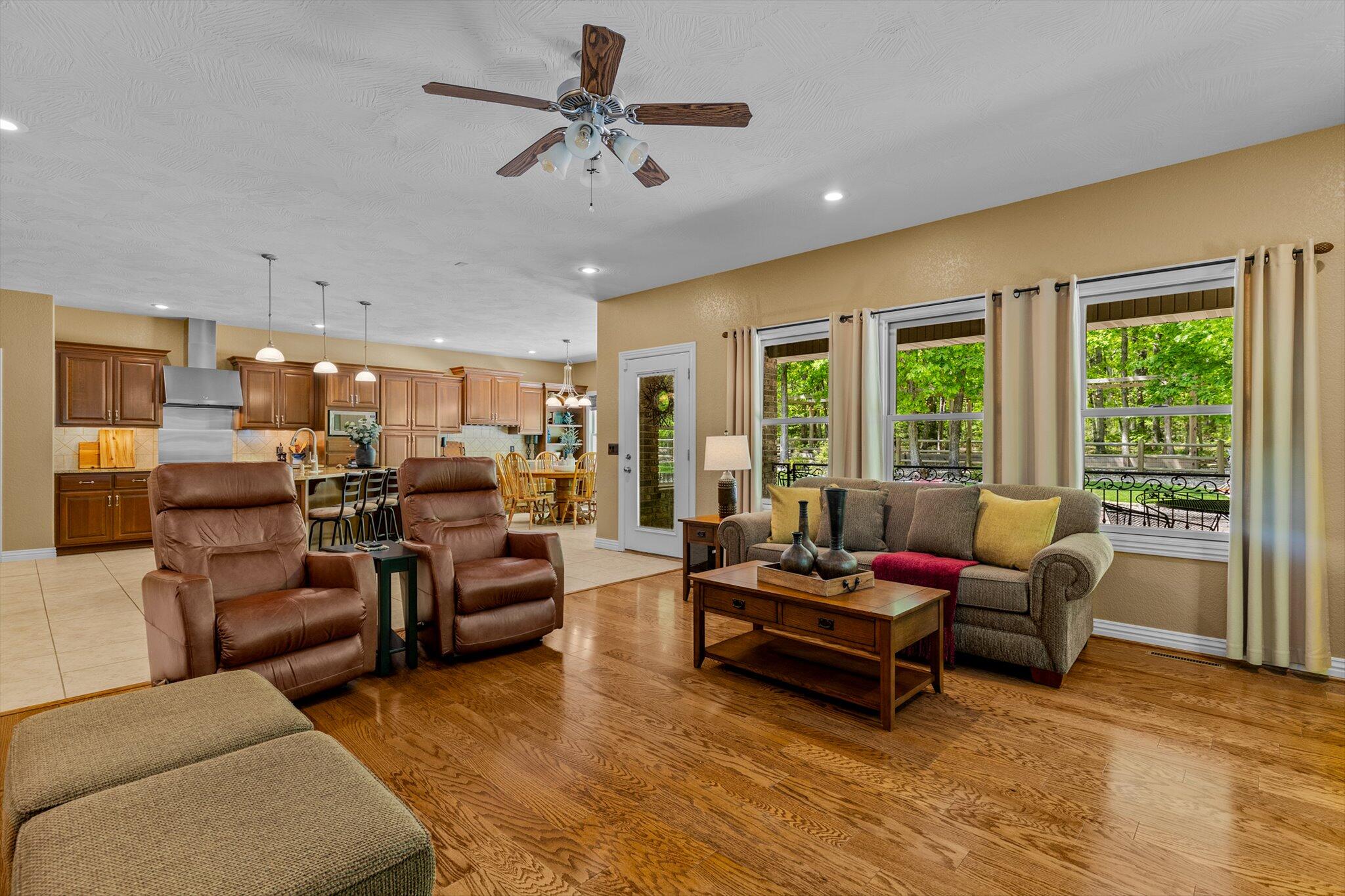 10687 North Farm Rd 247 Property Photo 9