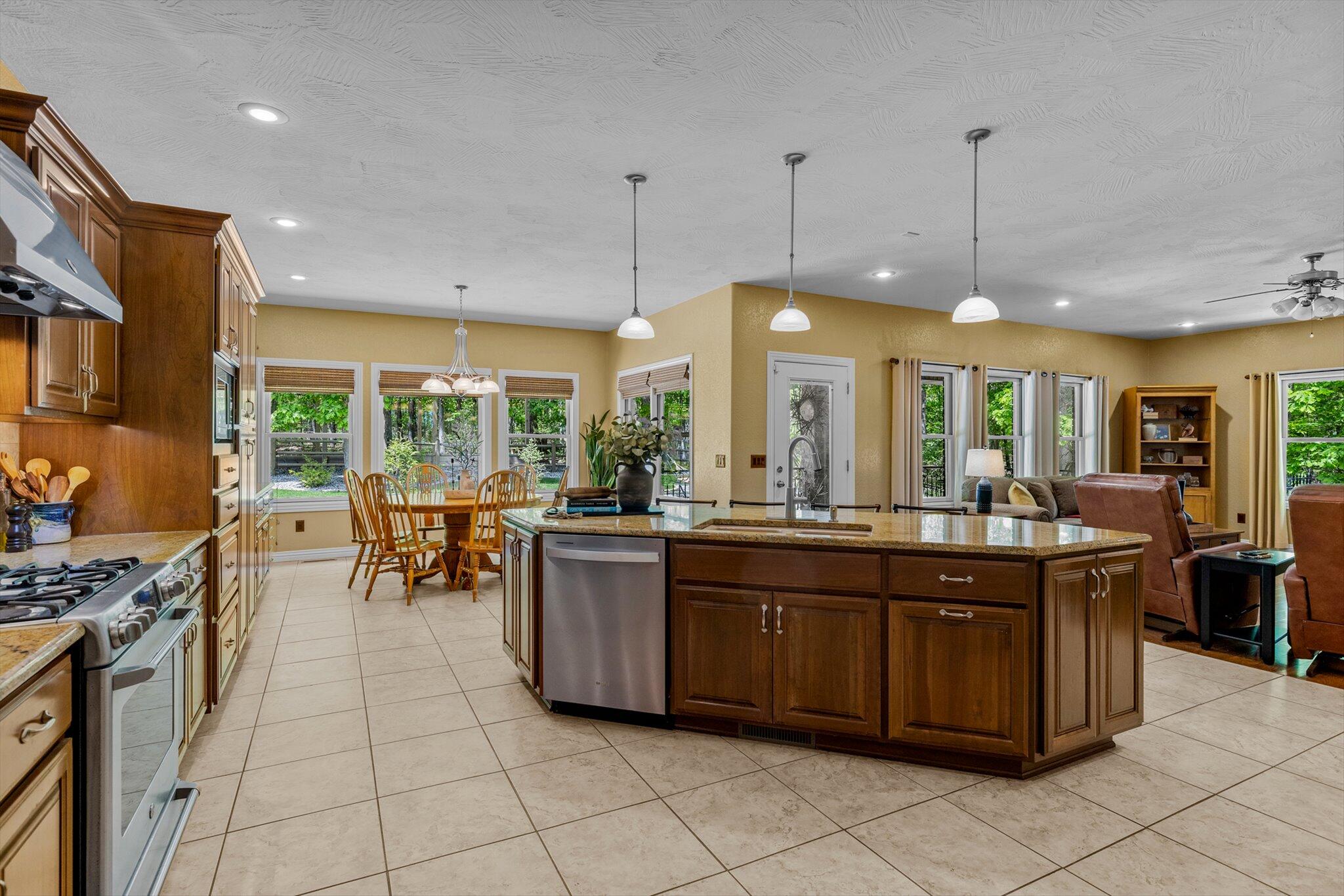 10687 North Farm Rd 247 Property Photo 15