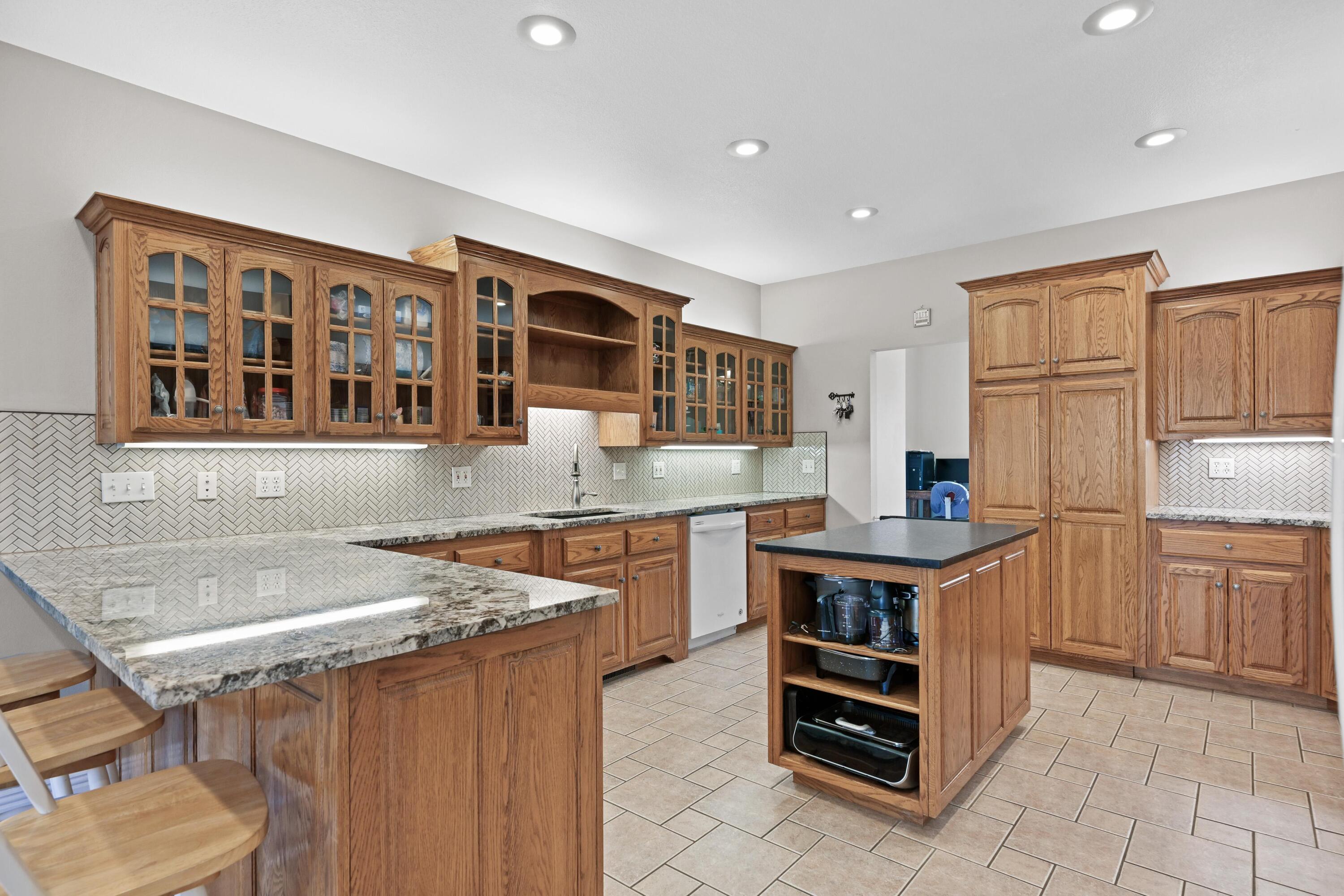 10208 Timberline Circle Property Photo 12